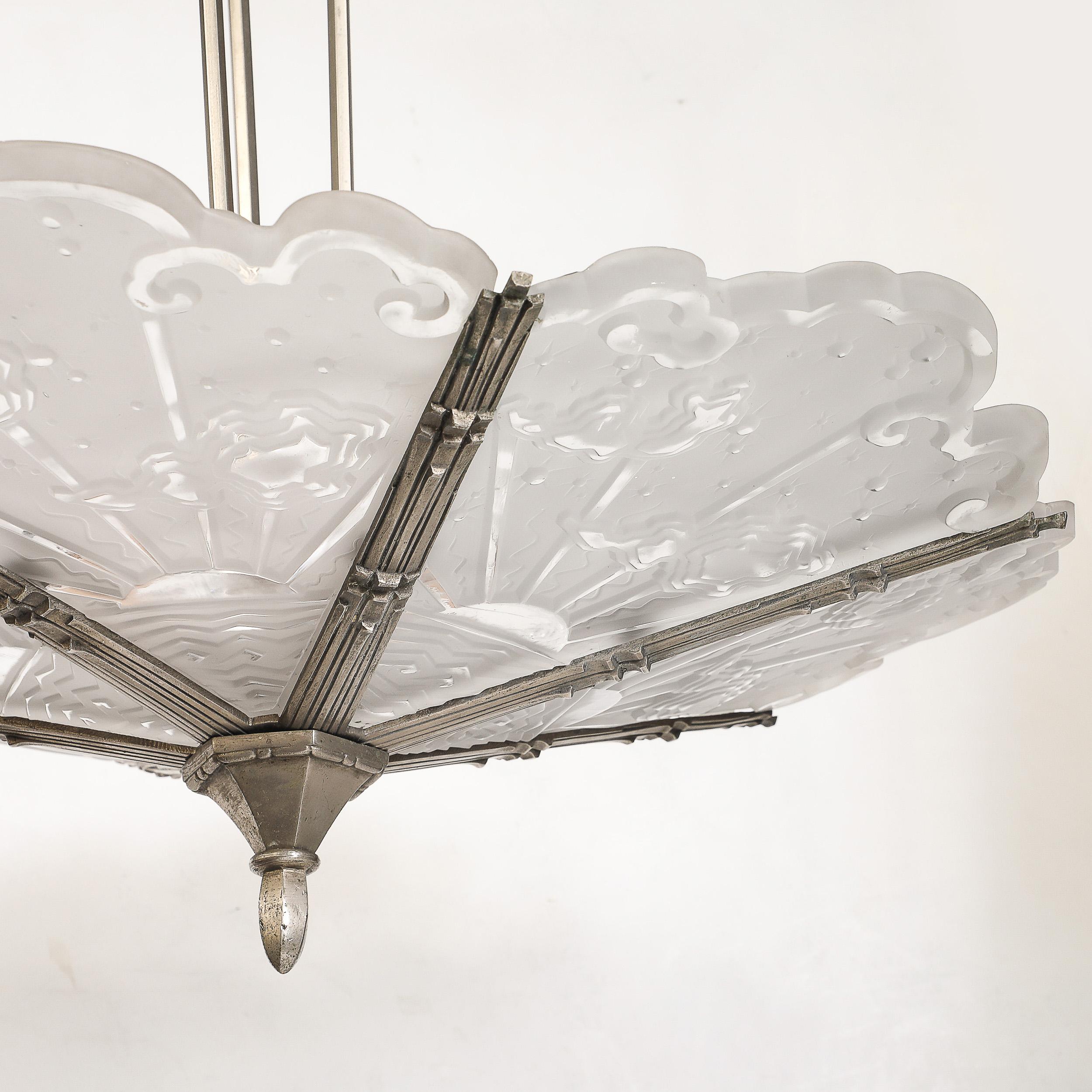 Art Deco Kubistisches Wolkenmotiv Geformtes & mattiertes Glas Anhänger signiert Muller Freres im Angebot 6