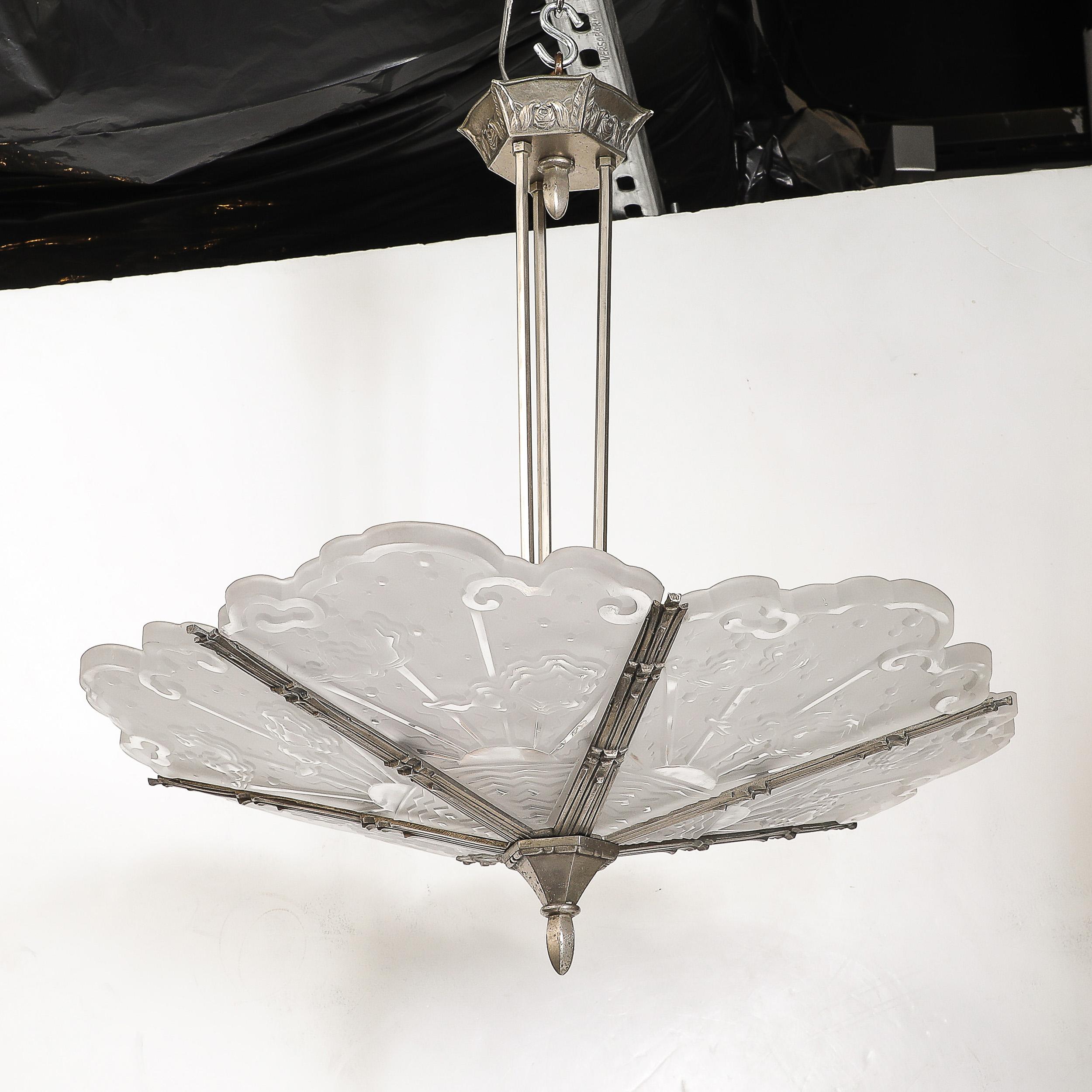 Art Deco Kubistisches Wolkenmotiv Geformtes & mattiertes Glas Anhänger signiert Muller Freres im Angebot 8