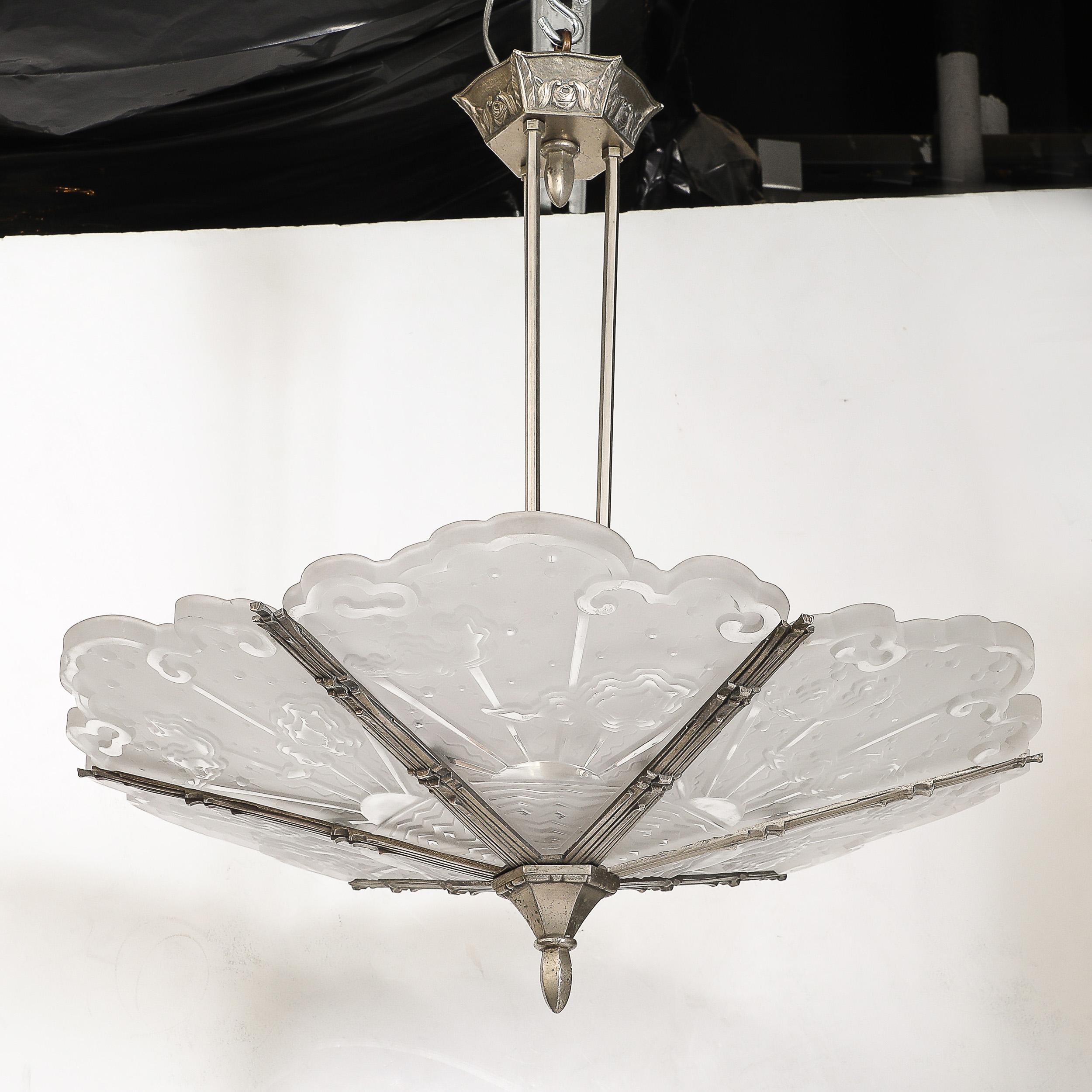 Art Deco Kubistisches Wolkenmotiv Geformtes & mattiertes Glas Anhänger signiert Muller Freres im Angebot 10