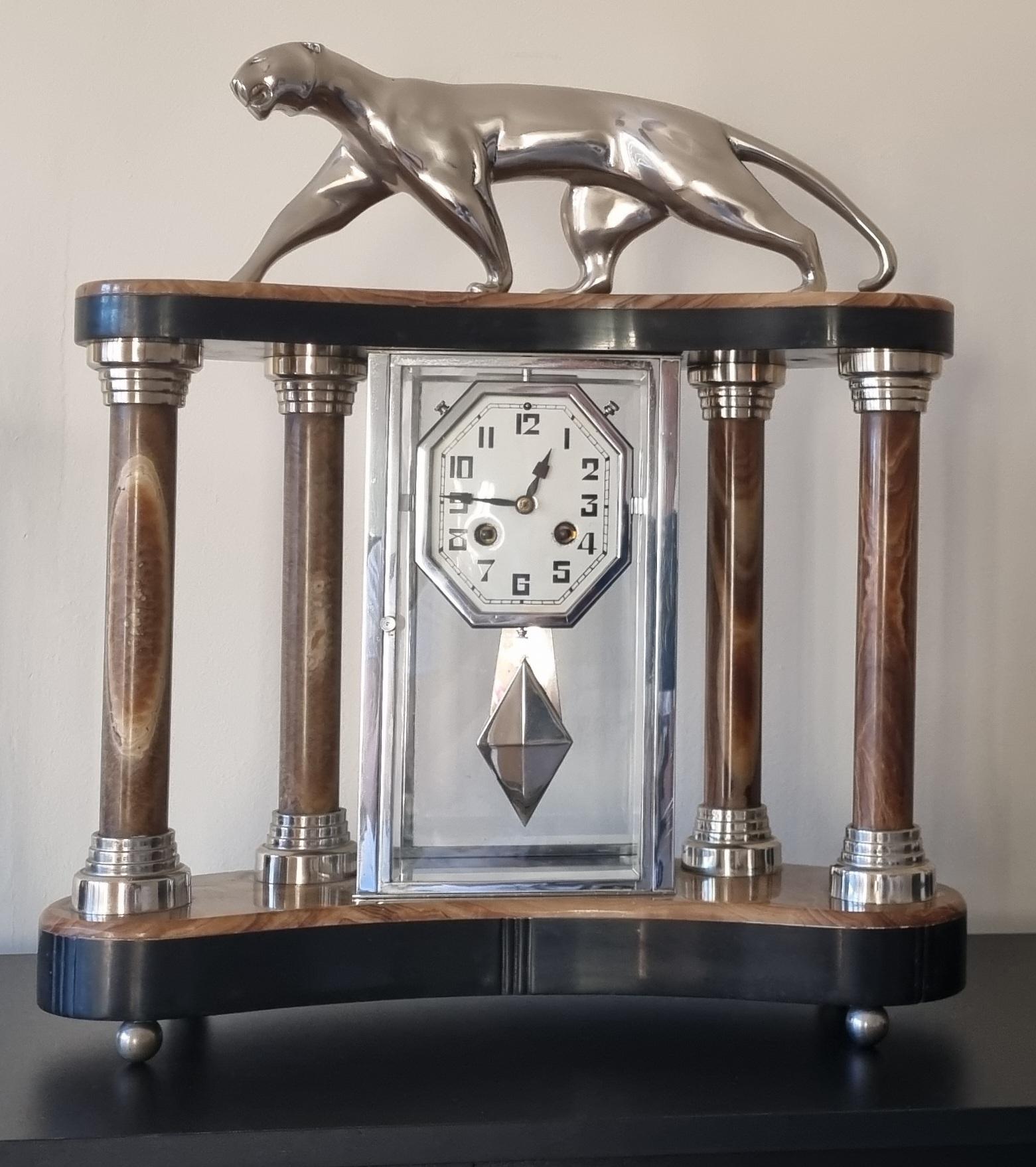 Art Deco Cubist Design Clock With Bronze Panther And Pair Of Lamps By Decoux In Good Condition For Sale In Hoddesdon, GB