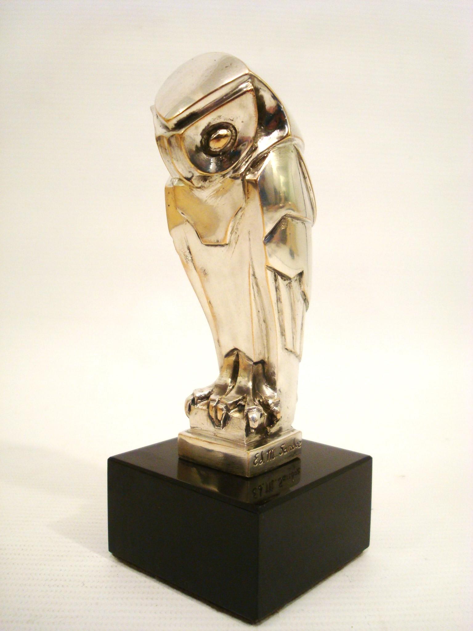Art Deco, Cubist Edouard-Marcel Sandoz Owl - Hibou Bronze Car Mascot - Mascotte Automobile - Automobilia
Can be used as a desk paperweight. Very Nice looking.
Sandoz (1881-1971) is one of the foremost sculptors and designers of the 20th century. He
