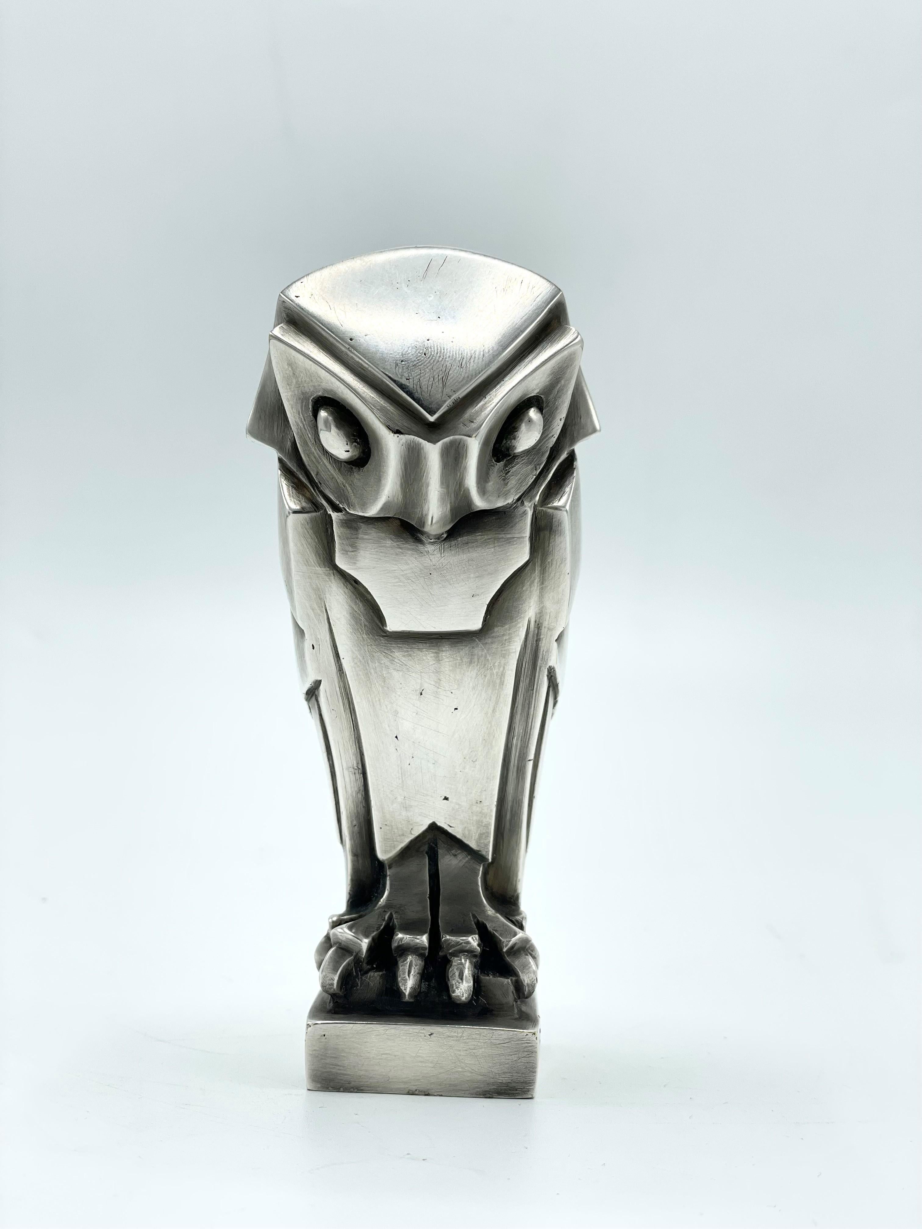 E´douard Marcel Sandoz (1881-1971) Owl - Hibou silver plated bronze car mascot, hood ornament. Also used as paperweight. Signed Sandoz and Susse Freres Foundry, Paris, circa 1920s. Very Nice looking.

Sandoz (1881-1971) is one of the foremost