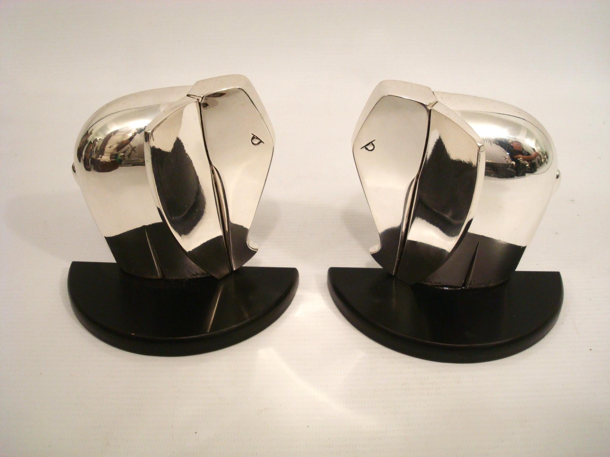 Art Deco / Cubista Pierre Cardin Reggilibri Elefanti in argento Base nera, 1980 in vendita 5