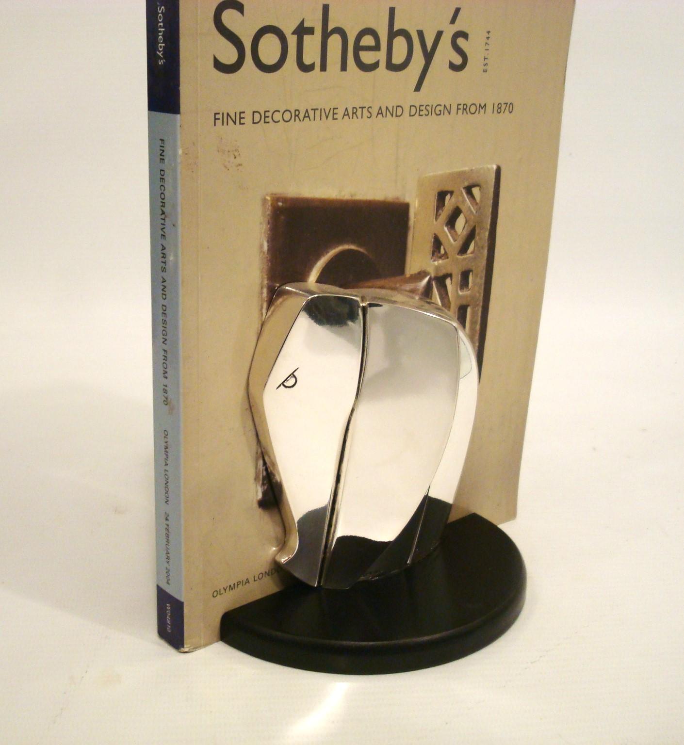 Metal Art Deco / Cubist Pierre Cardin Bookends Silver Elephants Black Base, 1980 For Sale