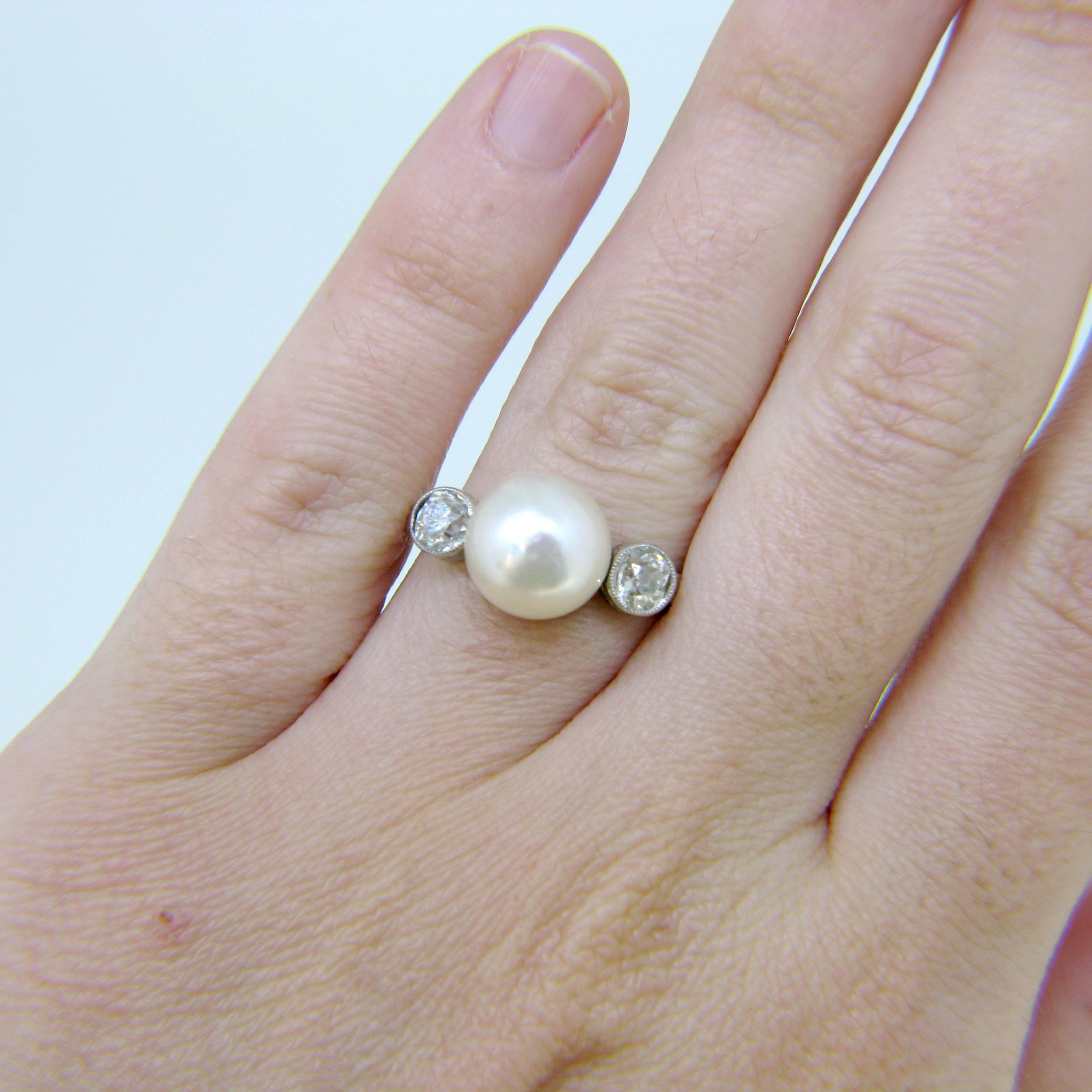 Women's or Men's Art Deco Cultured Pearl and Diamonds Ring, Platinum, circa 1925