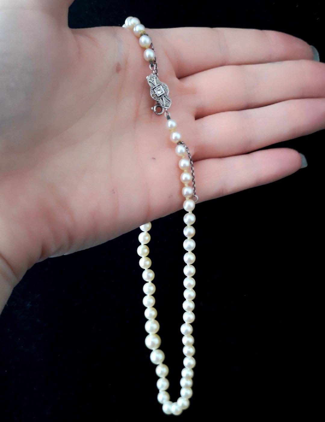 Art Deco Cultured Pearl Necklace, 14 Karat White Gold and Diamond Clasp 1