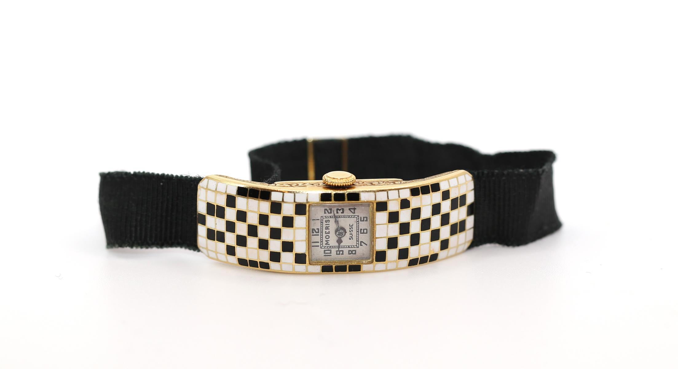 Boîte à montres en émail de Moeris pour dames, 1910 Bon état - En vente à Herzelia, Tel Aviv