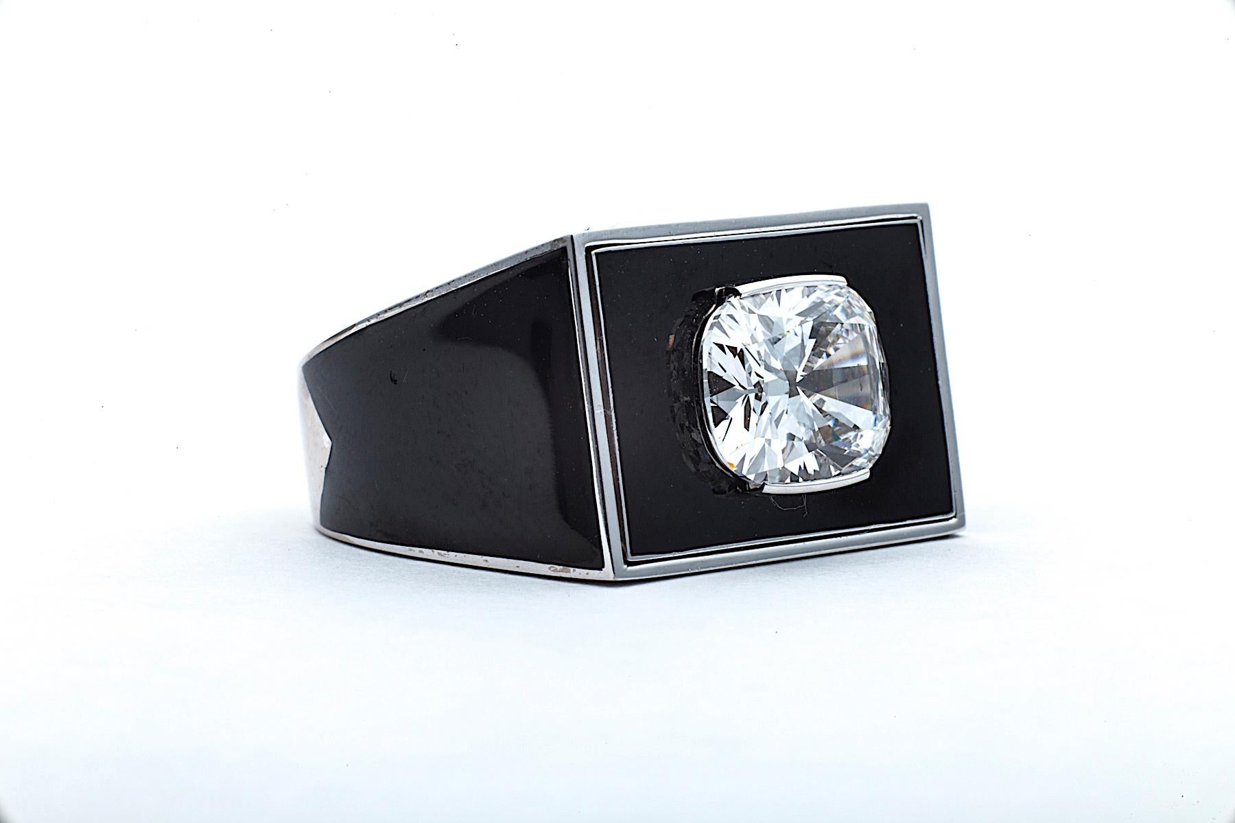 Cushion Cut Cushion Brilliant Cut Diamond Black Lacquer Platinum Gold Ring