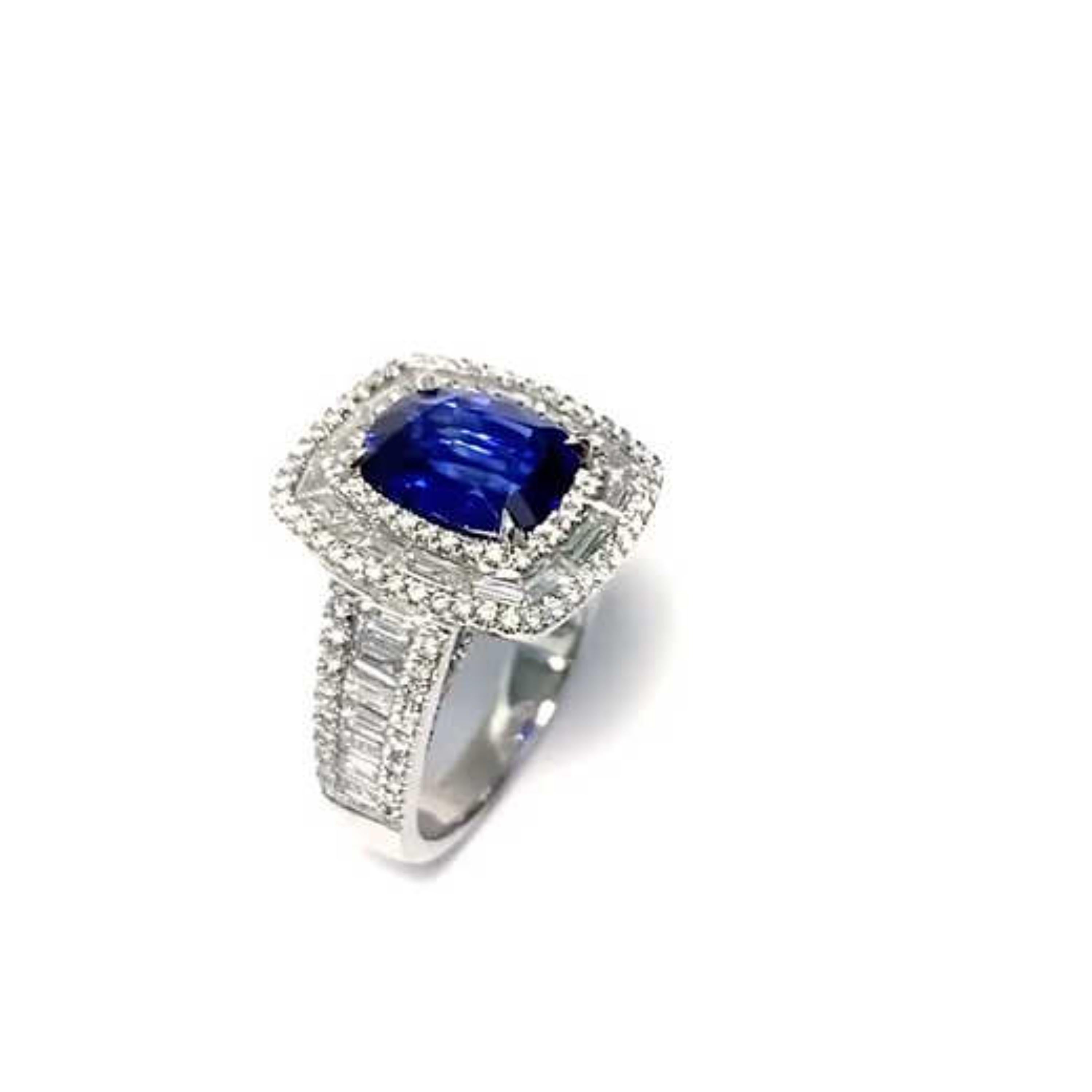 For Sale:  Antique 3 CT Natural Sapphire Diamond Engagement Band in 18K Gold, Cocktail Ring 3