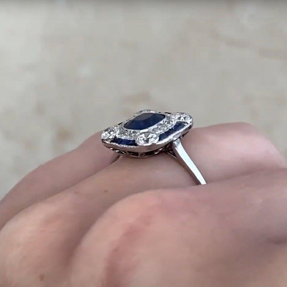 Art déco Bague Art Déco saphir taille coussin (environ 1 carat) diamant (environ 0,50 carat) en vente