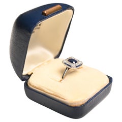 Bague Art Déco saphir taille coussin (environ 1 carat) diamant (environ 0,50 carat)