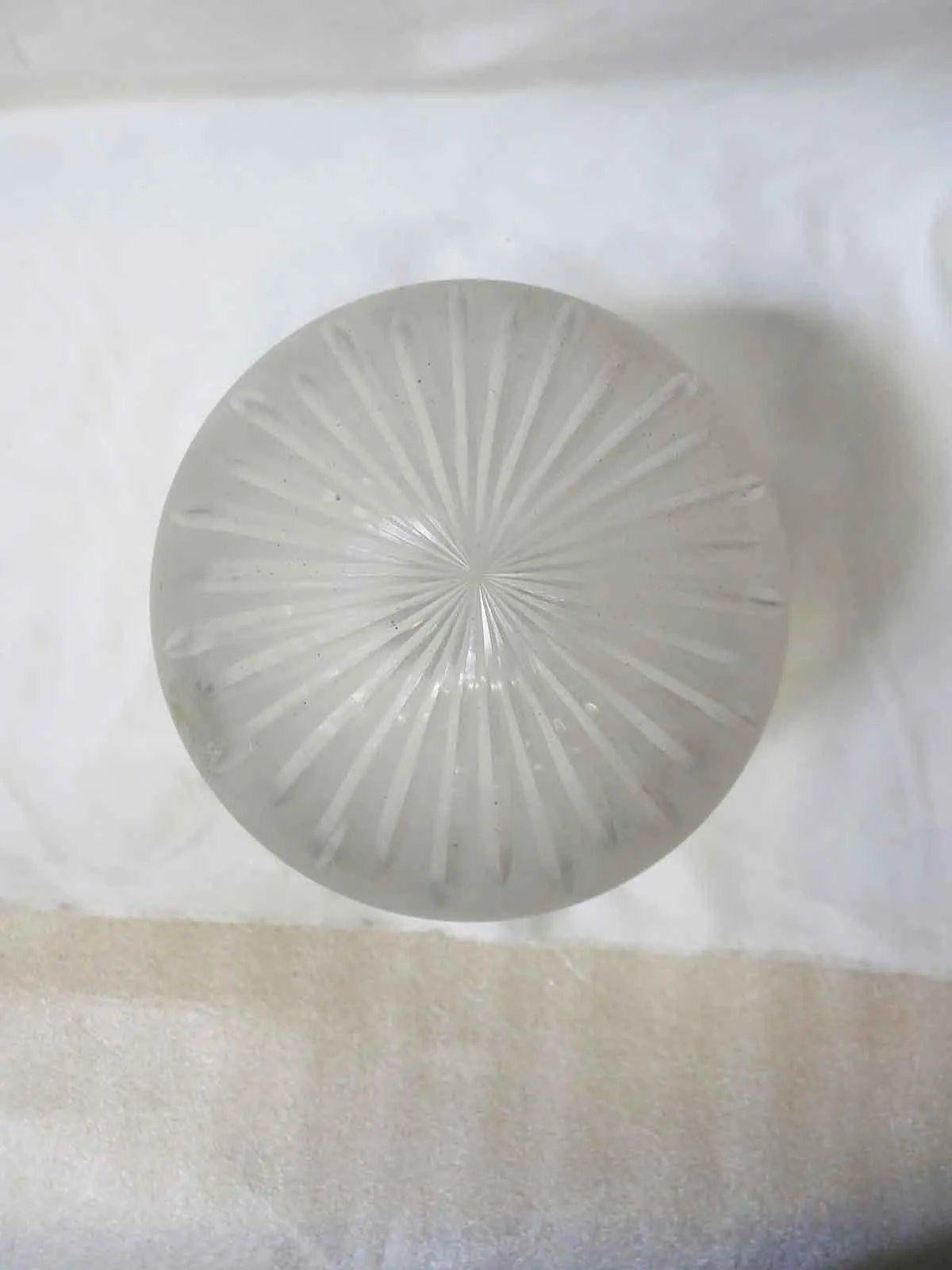 Pendentif globe en cristal taillé et dépoli pour plafond Art Déco Excellent état - En vente à Van Nuys, CA