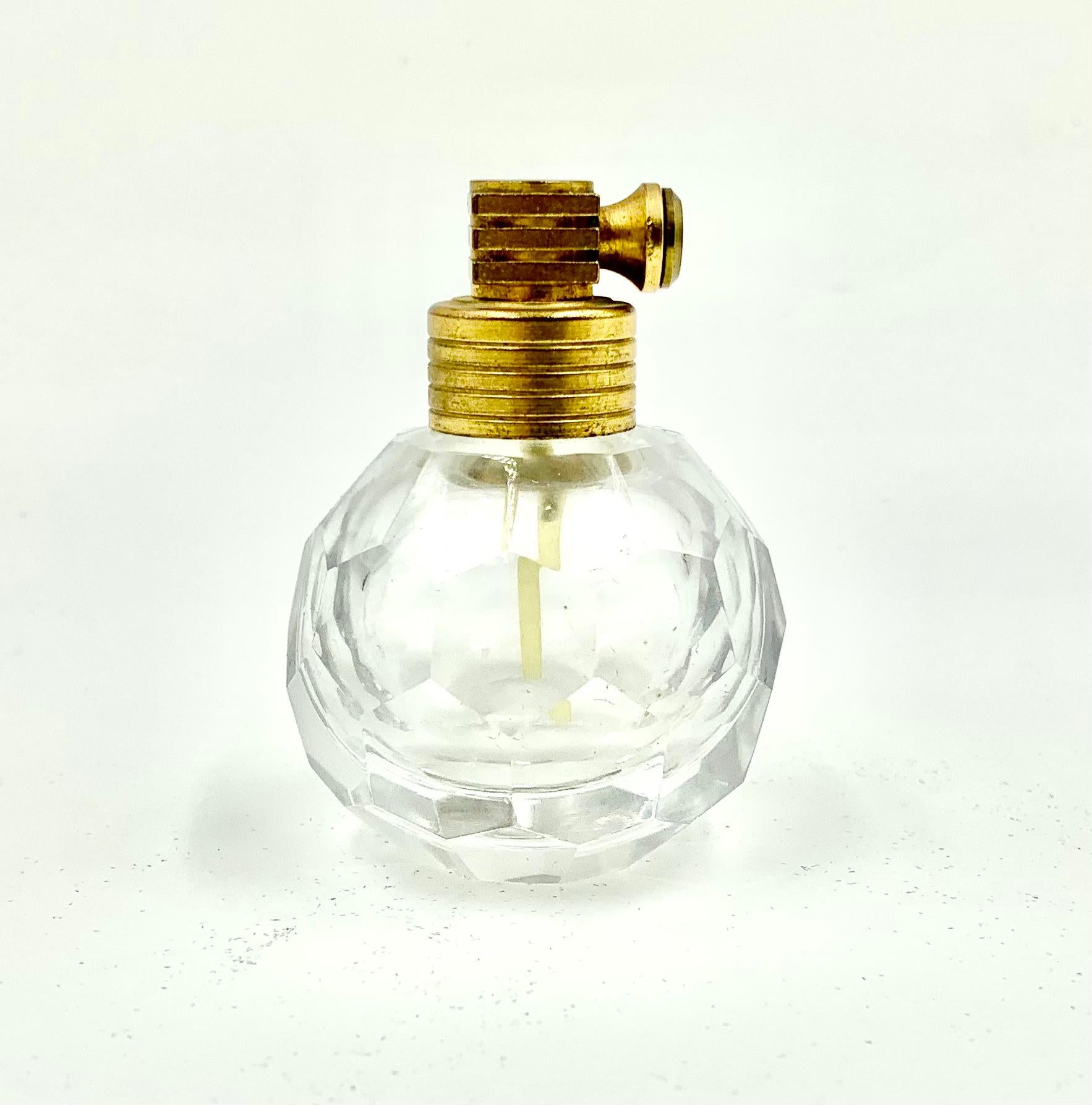 Art Deco Cut Crystal Honeycomb Pattern Perfume Bottle Atomiser For Sale 1