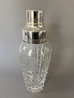 Coctelera de cristal tallado y plateado de estilo Art Déco, de alrededor de 1930