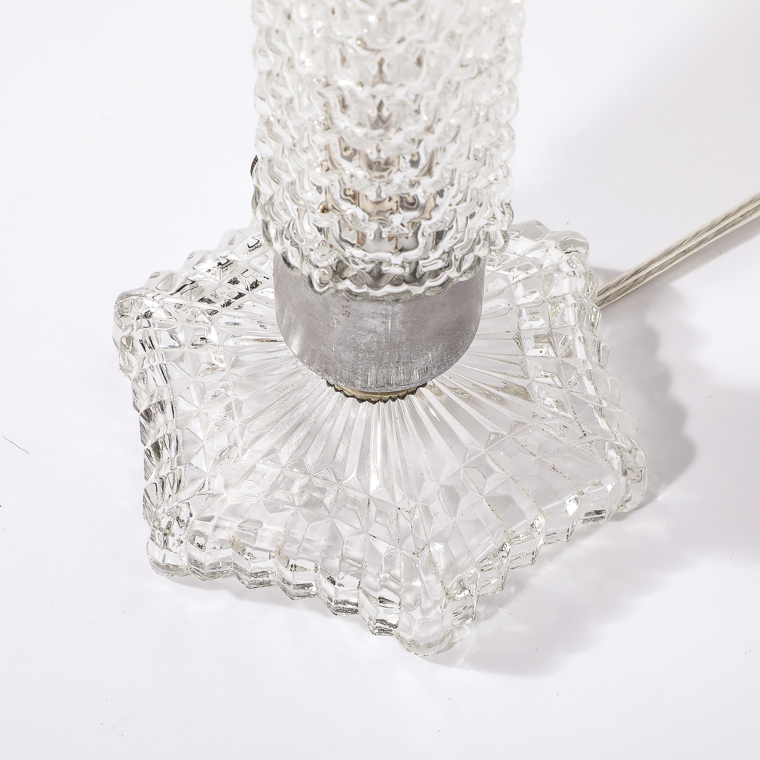 Vetro tagliato Art Deco  Lampada a giorno con dettagli geometrici e scanalati su base esagonale in vendita 3
