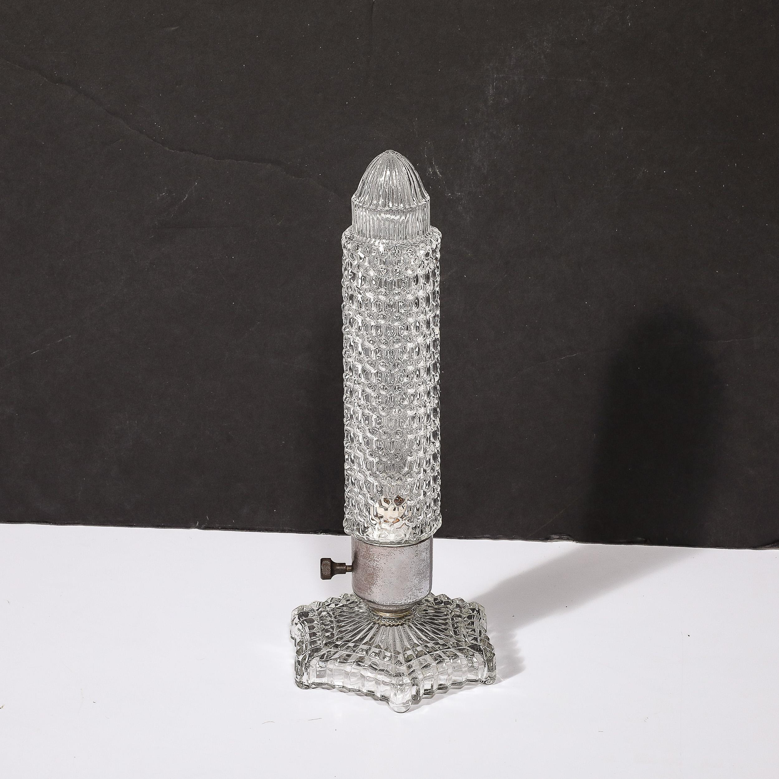 Vetro tagliato Art Deco  Lampada a giorno con dettagli geometrici e scanalati su base esagonale in vendita 5