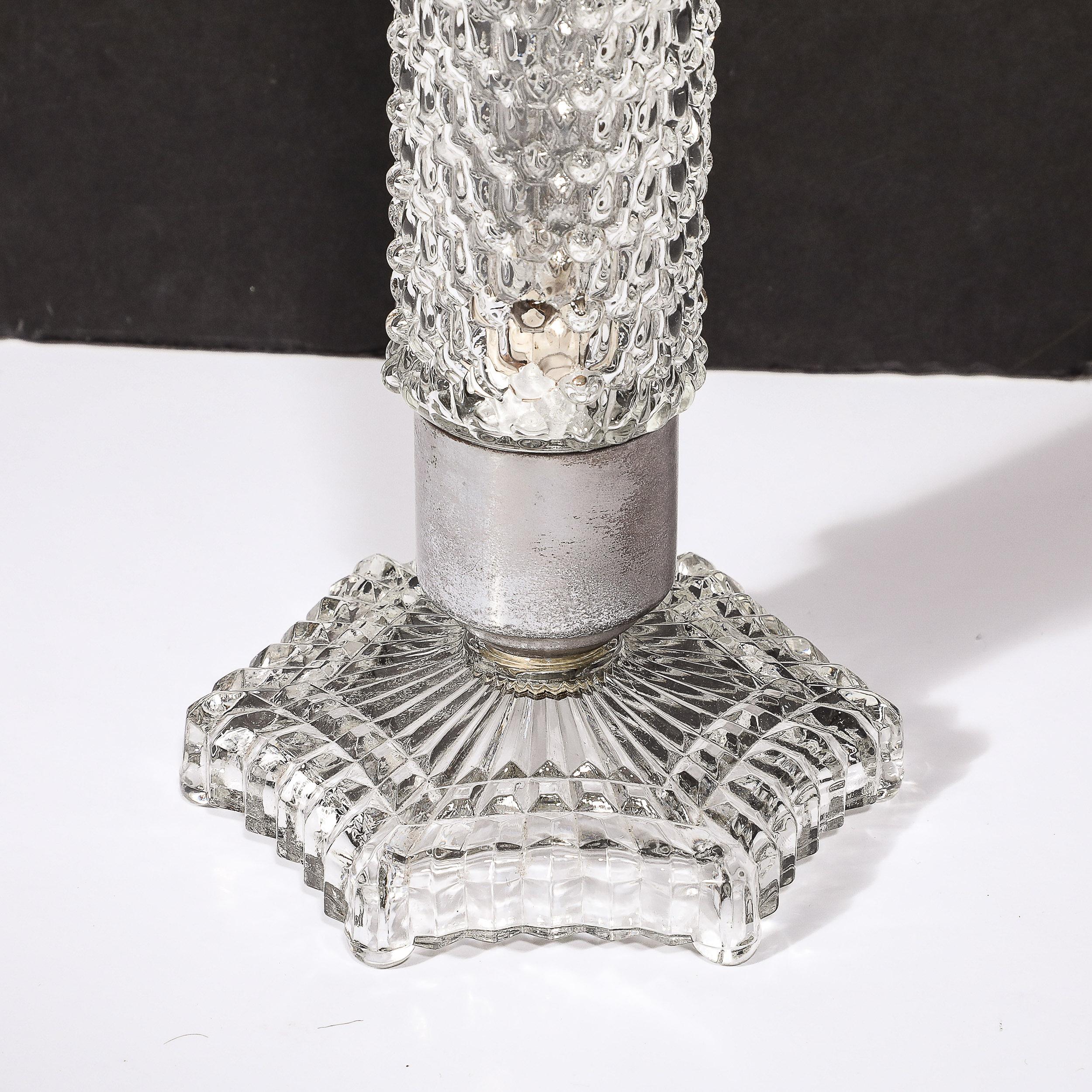 Vetro tagliato Art Deco  Lampada a giorno con dettagli geometrici e scanalati su base esagonale in vendita 11
