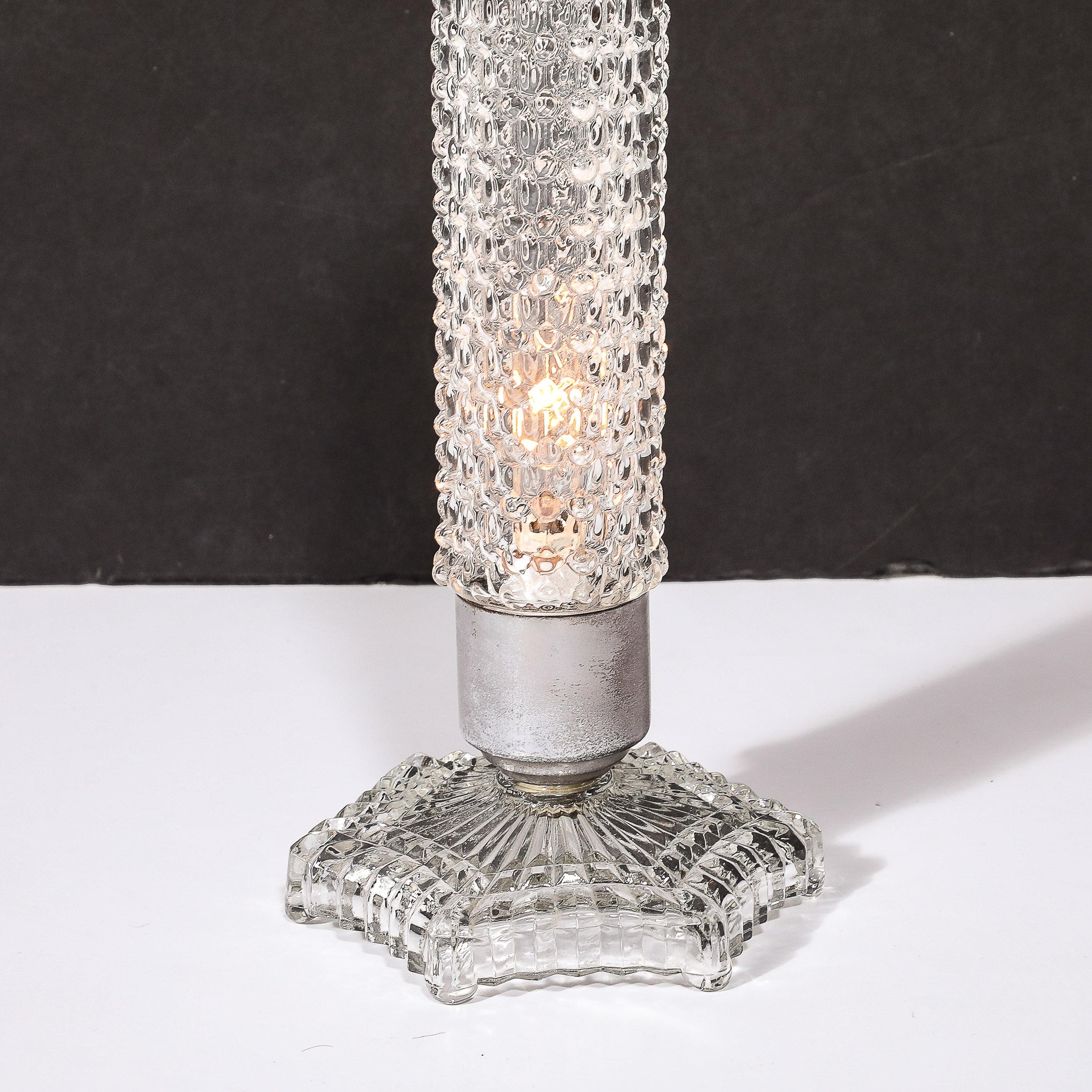 Vetro tagliato Art Deco  Lampada a giorno con dettagli geometrici e scanalati su base esagonale in vendita 13