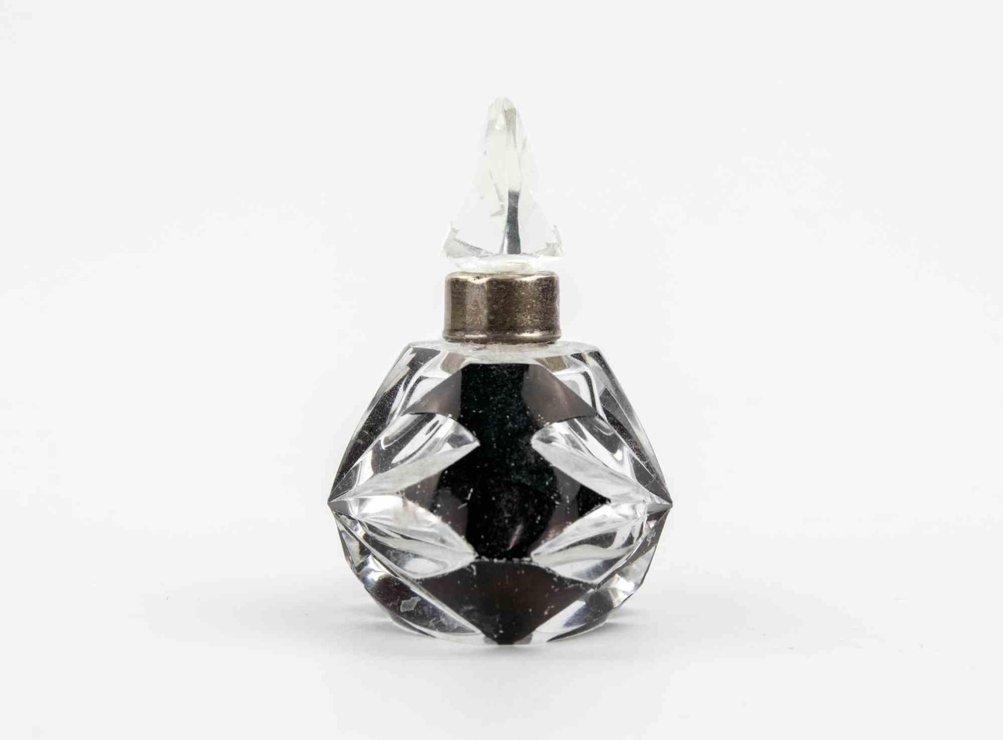 Art Deco Cut Glass Victorian Perfume Bottle, 1920s In Good Condition For Sale In Roma, IT