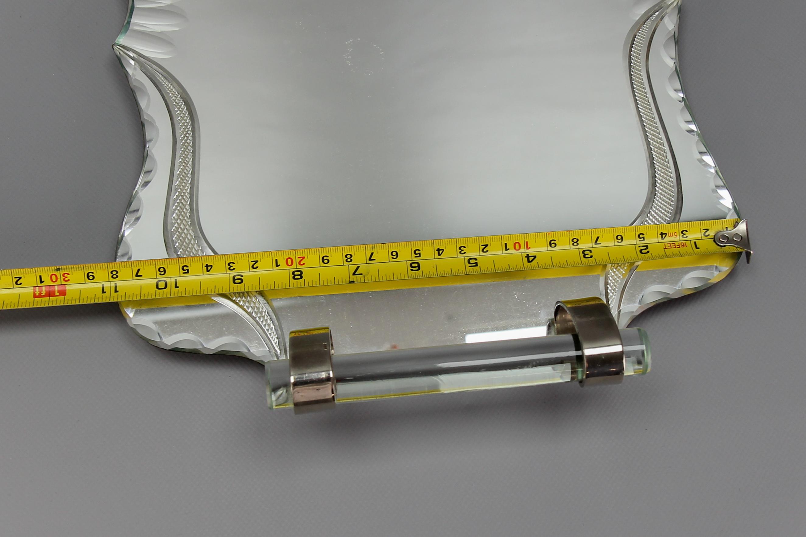 Bandeja para servir Art Deco de espejo tallado, cristal y cromo, Francia, años 30 en venta 10