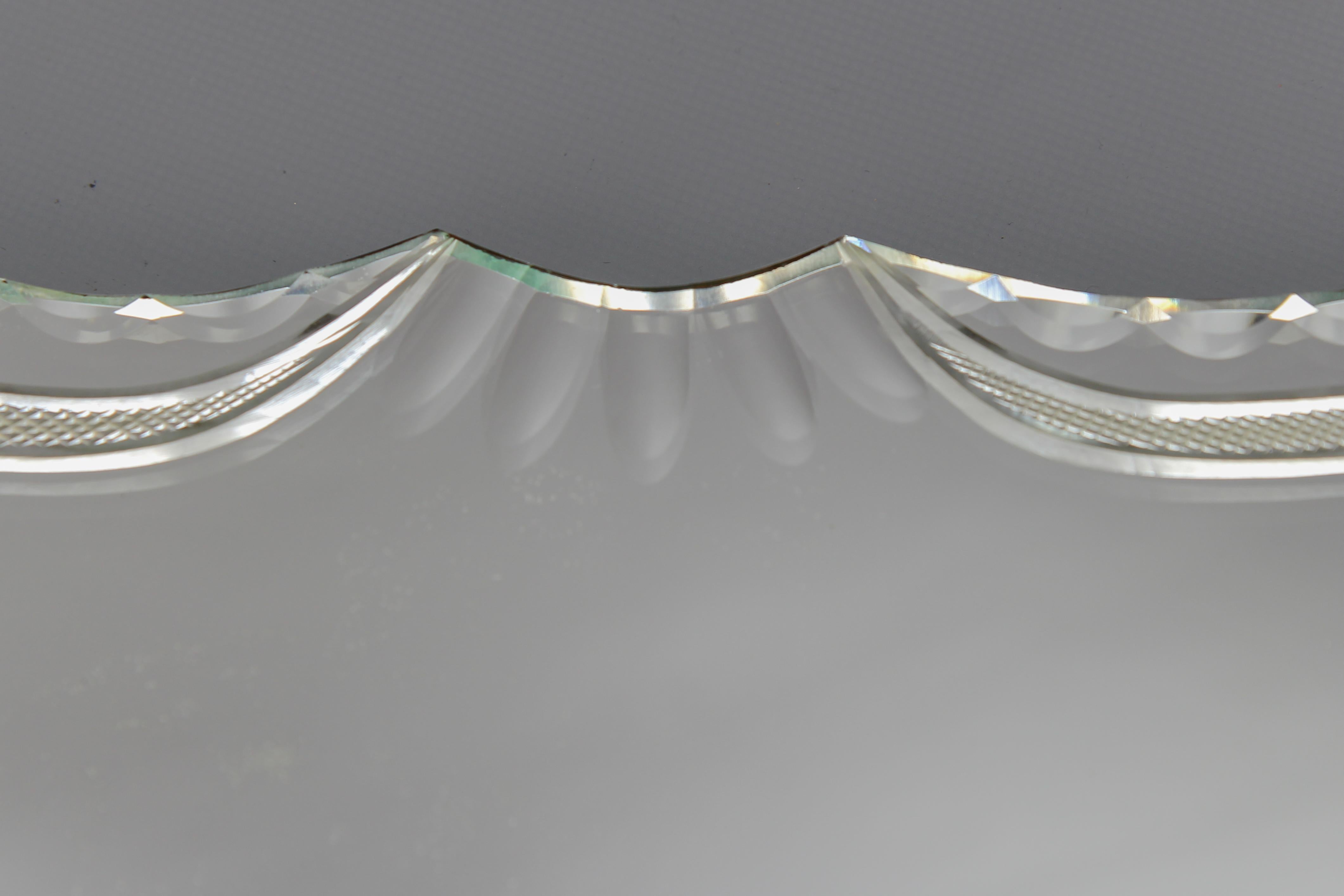 Bandeja para servir Art Deco de espejo tallado, cristal y cromo, Francia, años 30 en venta 2