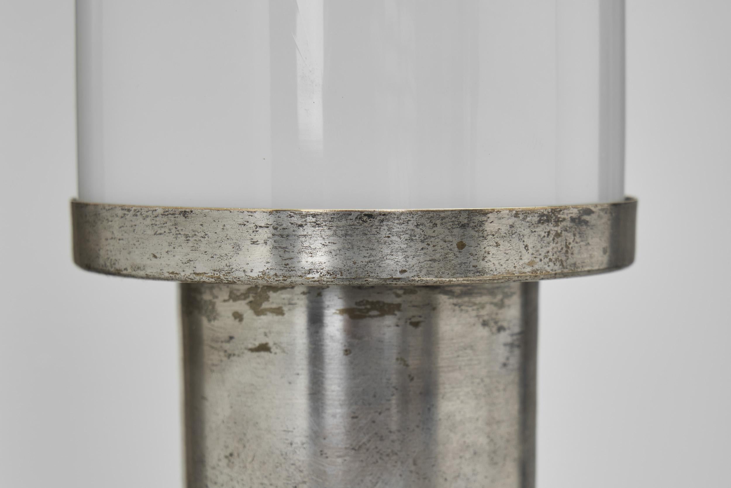 Lampada da parete cilindrica Art Déco, Europa anni '30 in vendita 9