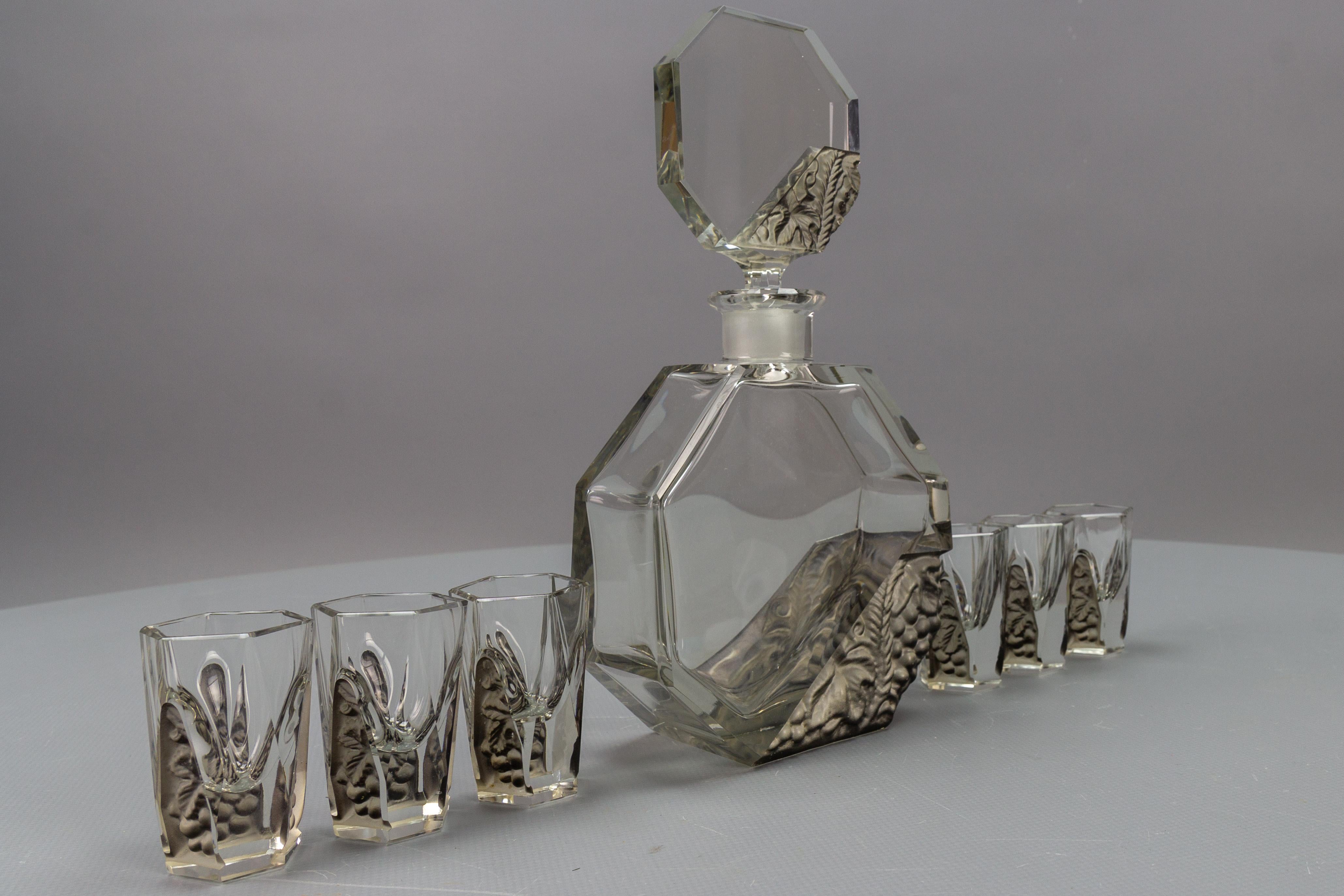 Art Deco Czech Bohemian Clear and Grey Glass Decanter Set by Schlevogt & Hoffman For Sale 7