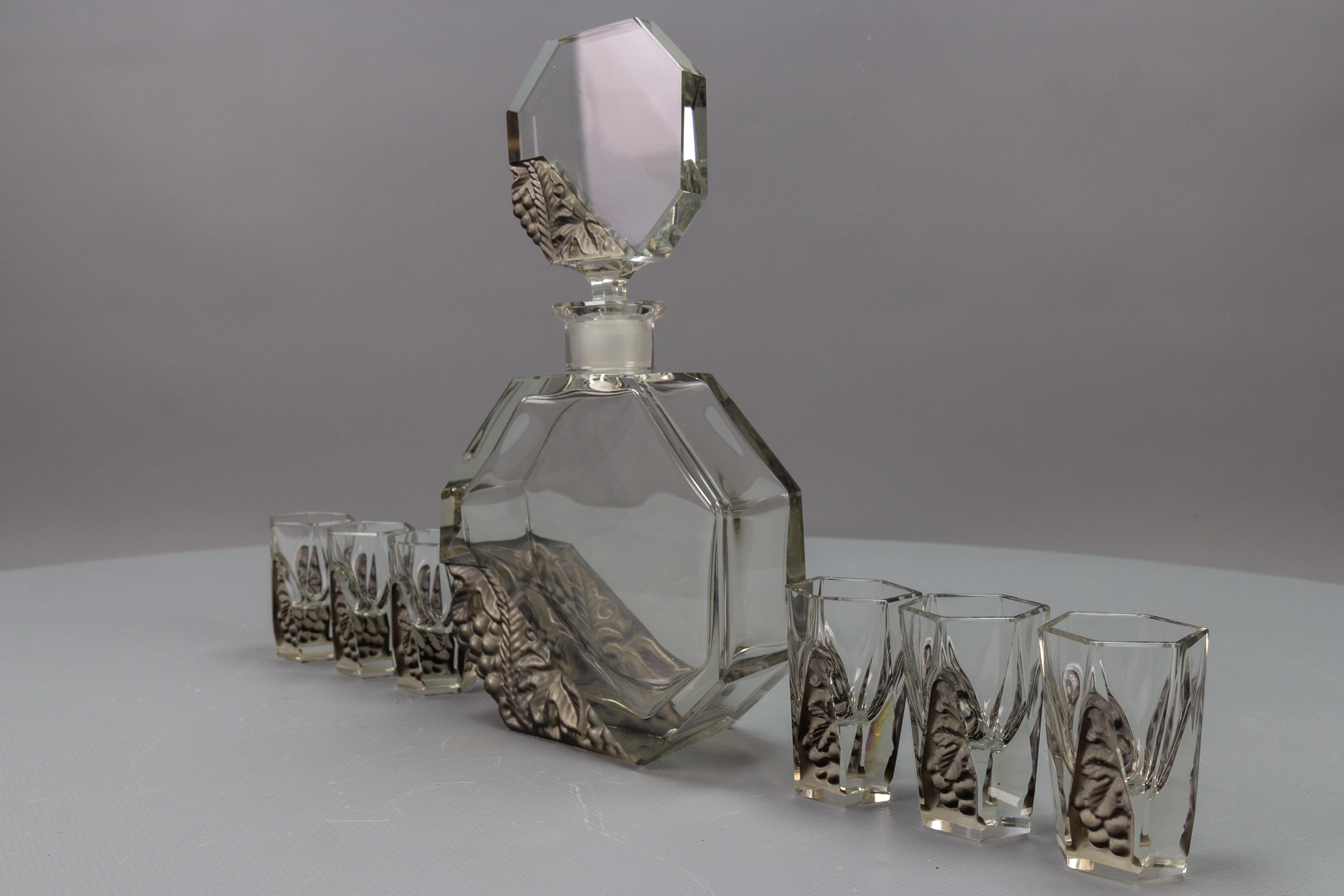 Art Deco Czech Bohemian Clear and Grey Glass Decanter Set by Schlevogt & Hoffman For Sale 8