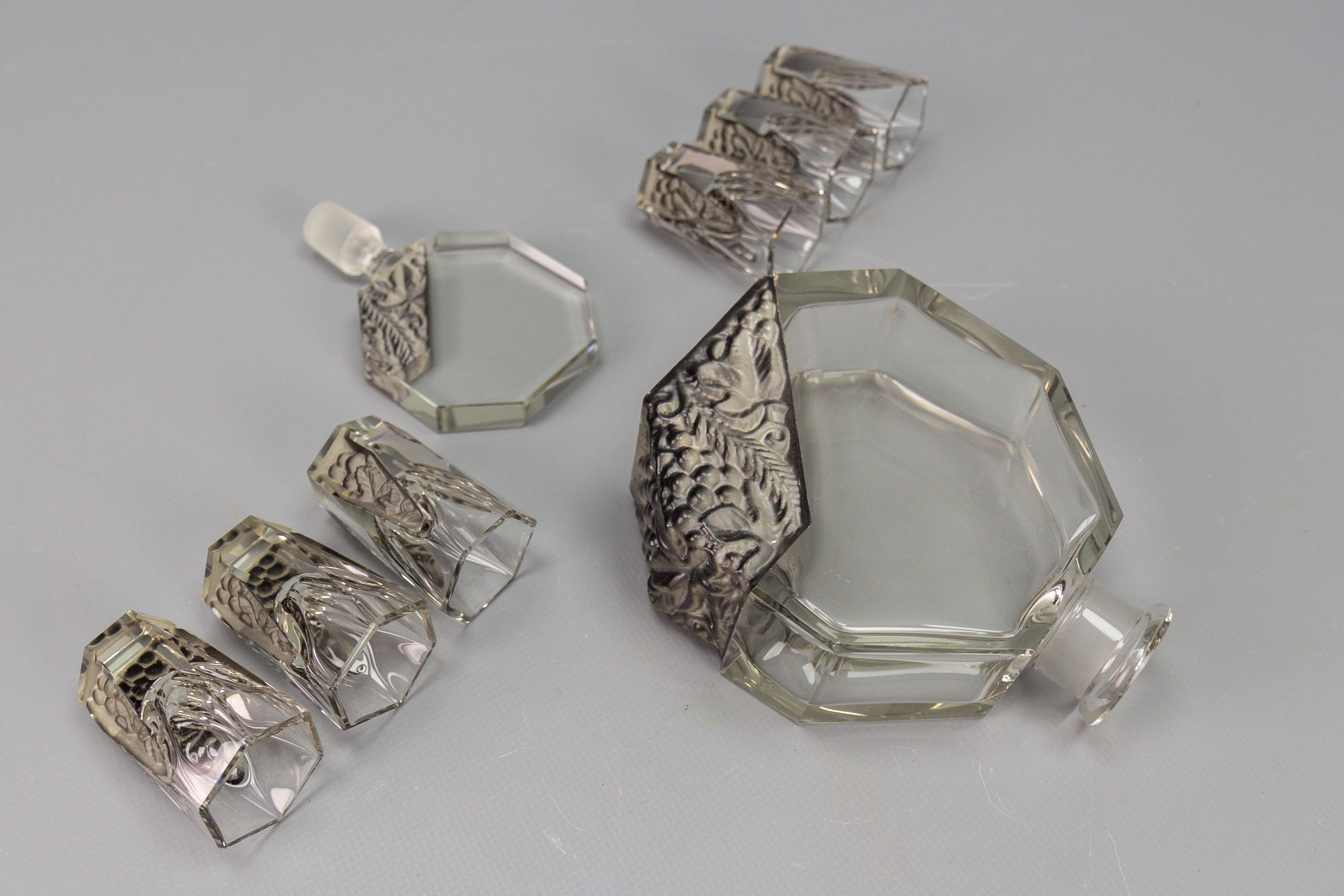 Art Deco Czech Bohemian Clear and Grey Glass Decanter Set by Schlevogt & Hoffman For Sale 12