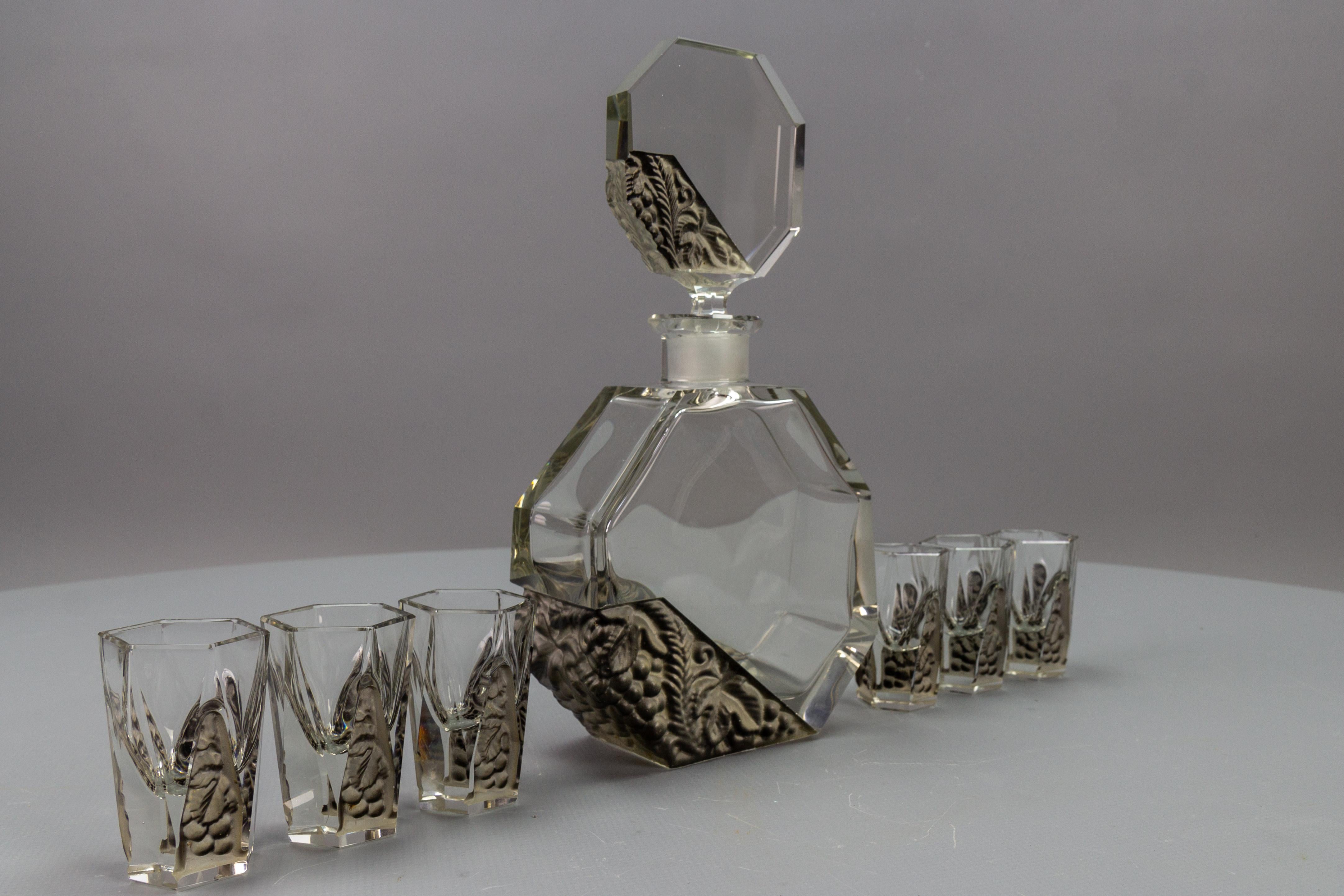 Art Deco Czech Bohemian Clear and Grey Glass Decanter Set by Schlevogt & Hoffman In Good Condition For Sale In Barntrup, DE