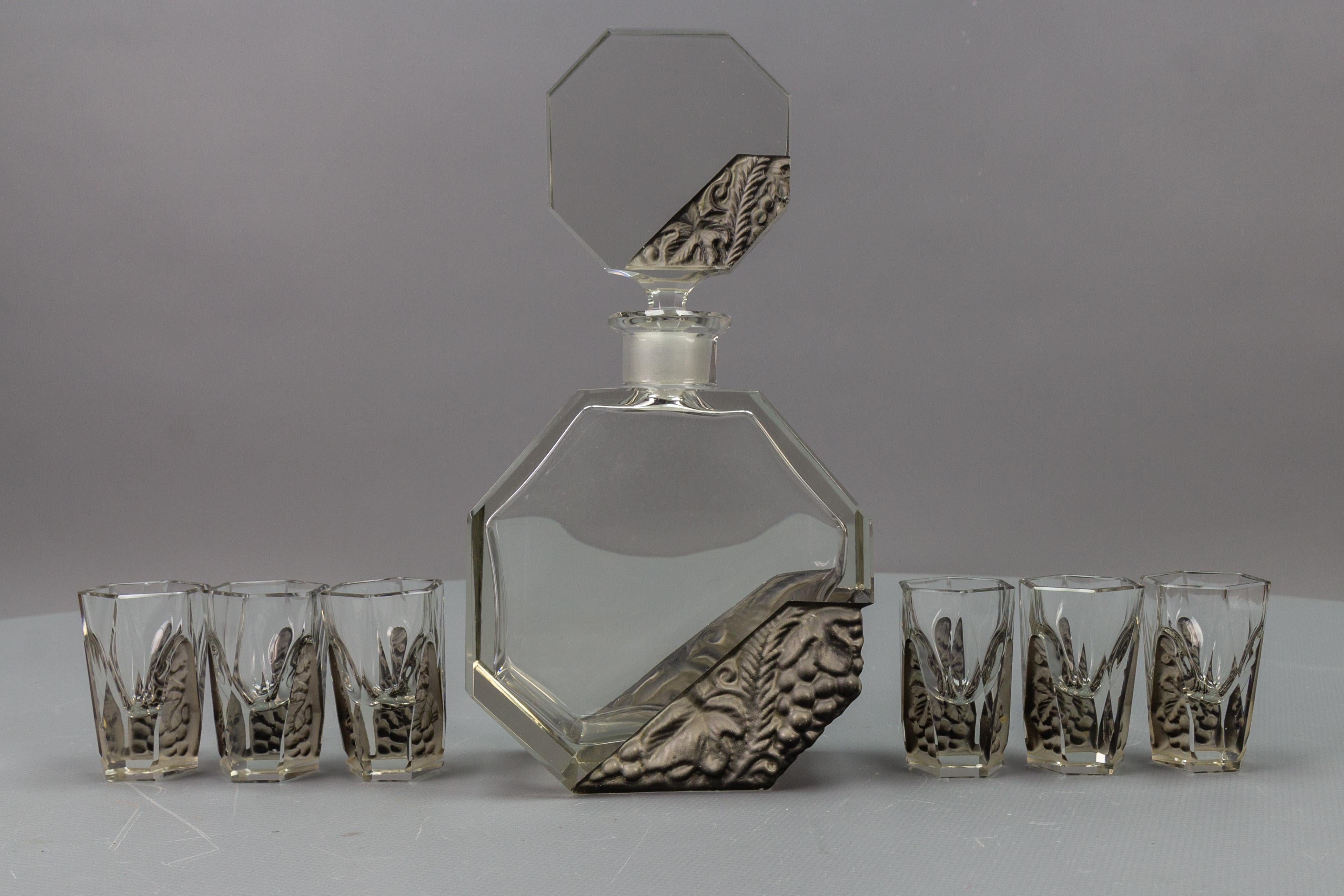 Art Deco Czech Bohemian Clear and Grey Glass Decanter Set by Schlevogt & Hoffman For Sale 2