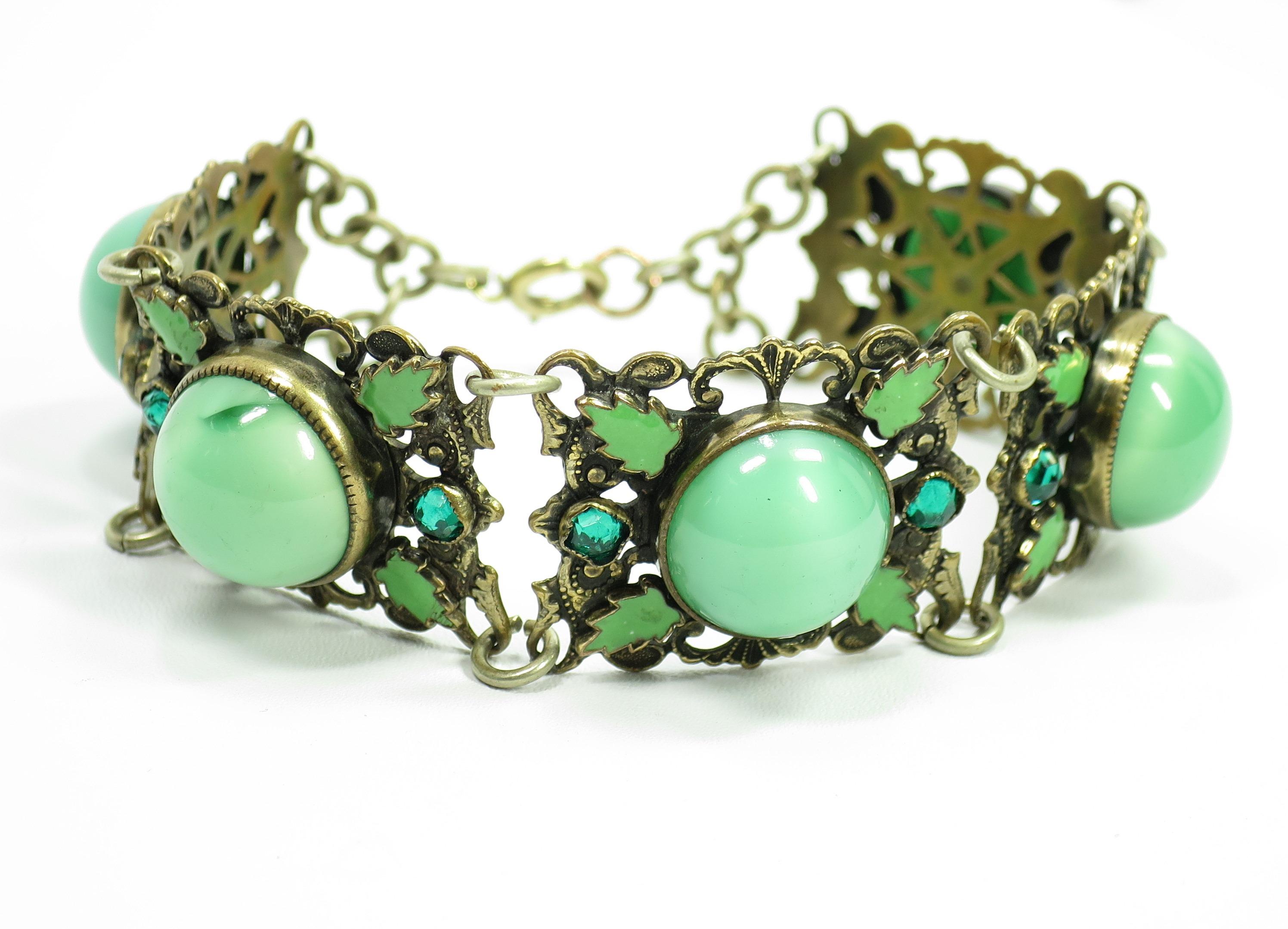 Art Deco Czech Link Bracelet, Green Cats-Eye Chalcedony Glass, 1920s For Sale 6