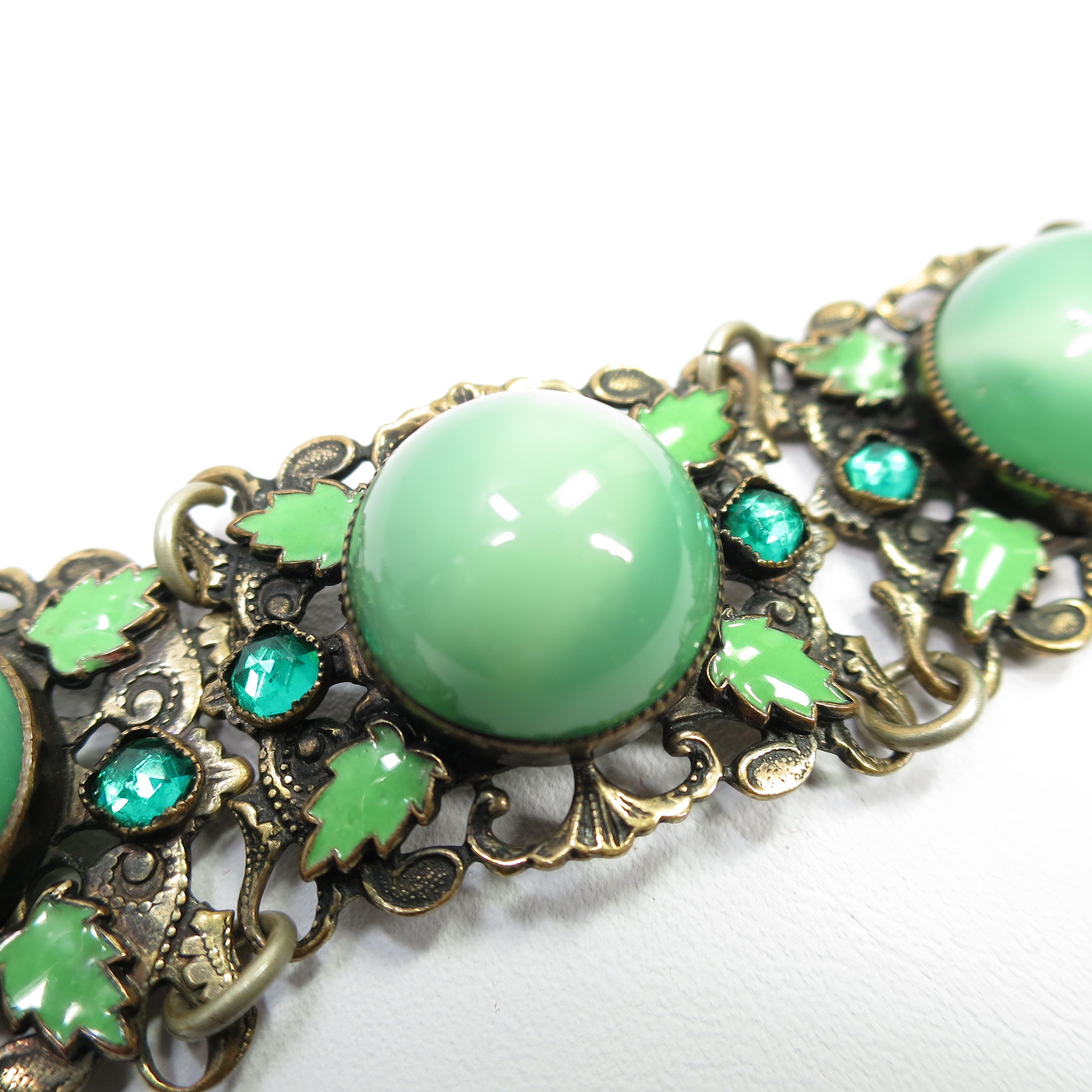 Art Deco Czech Link Bracelet, Green Cats-Eye Chalcedony Glass, 1920s For Sale 4