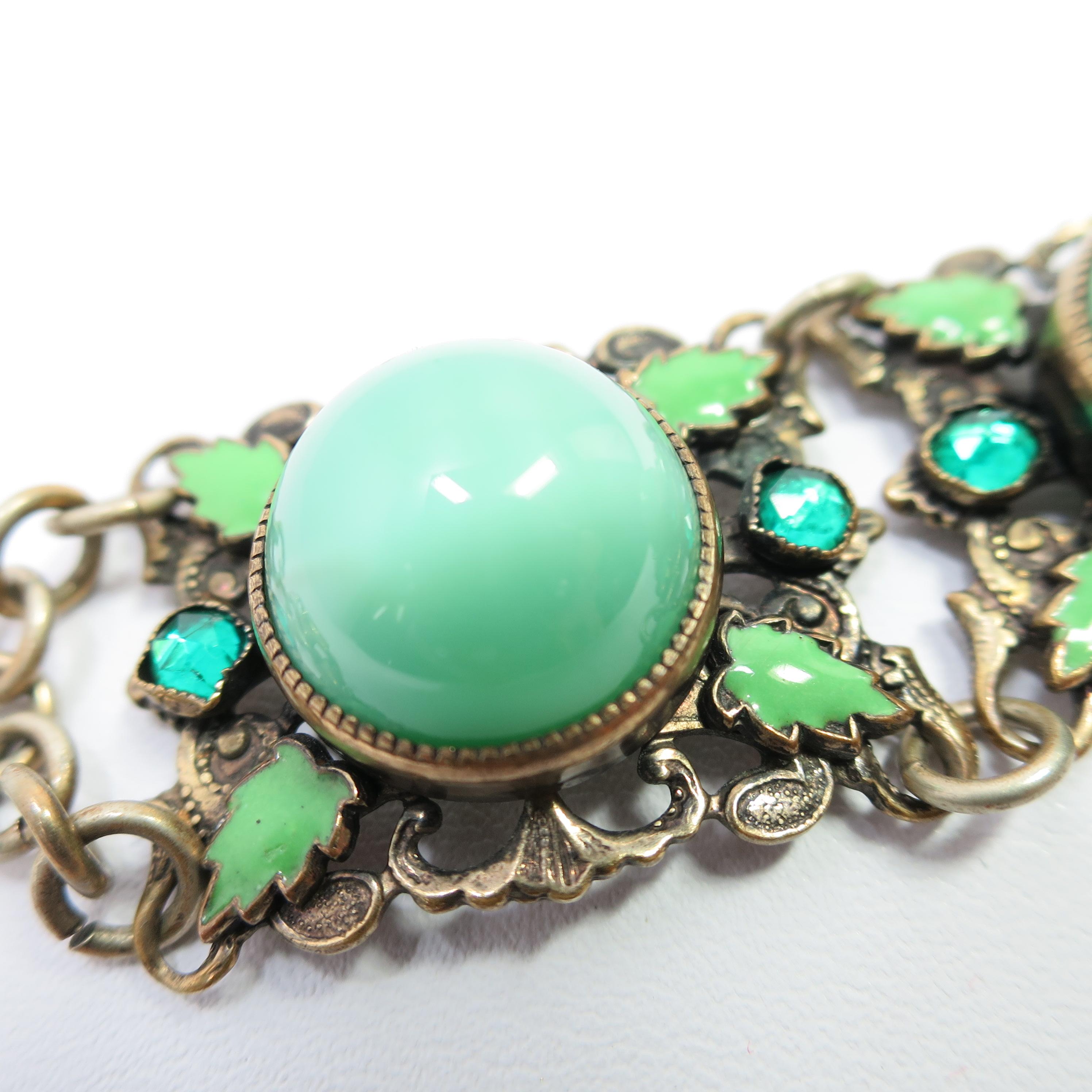 Art Deco Czech Link Bracelet, Green Cats-Eye Chalcedony Glass, 1920s For Sale 5