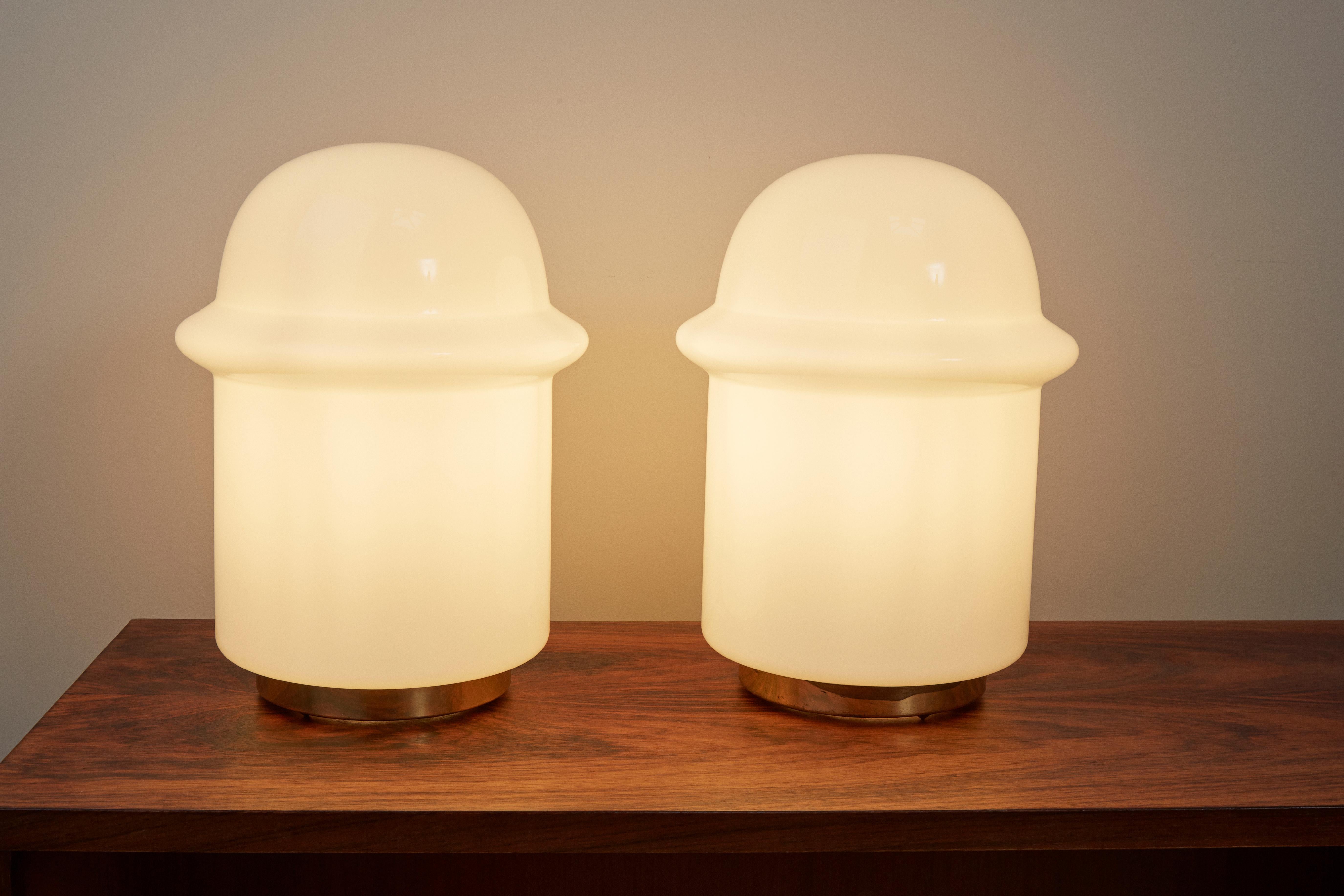 Art Deco Tschechisches Opalglas und Messing Tischlampen im Angebot 6