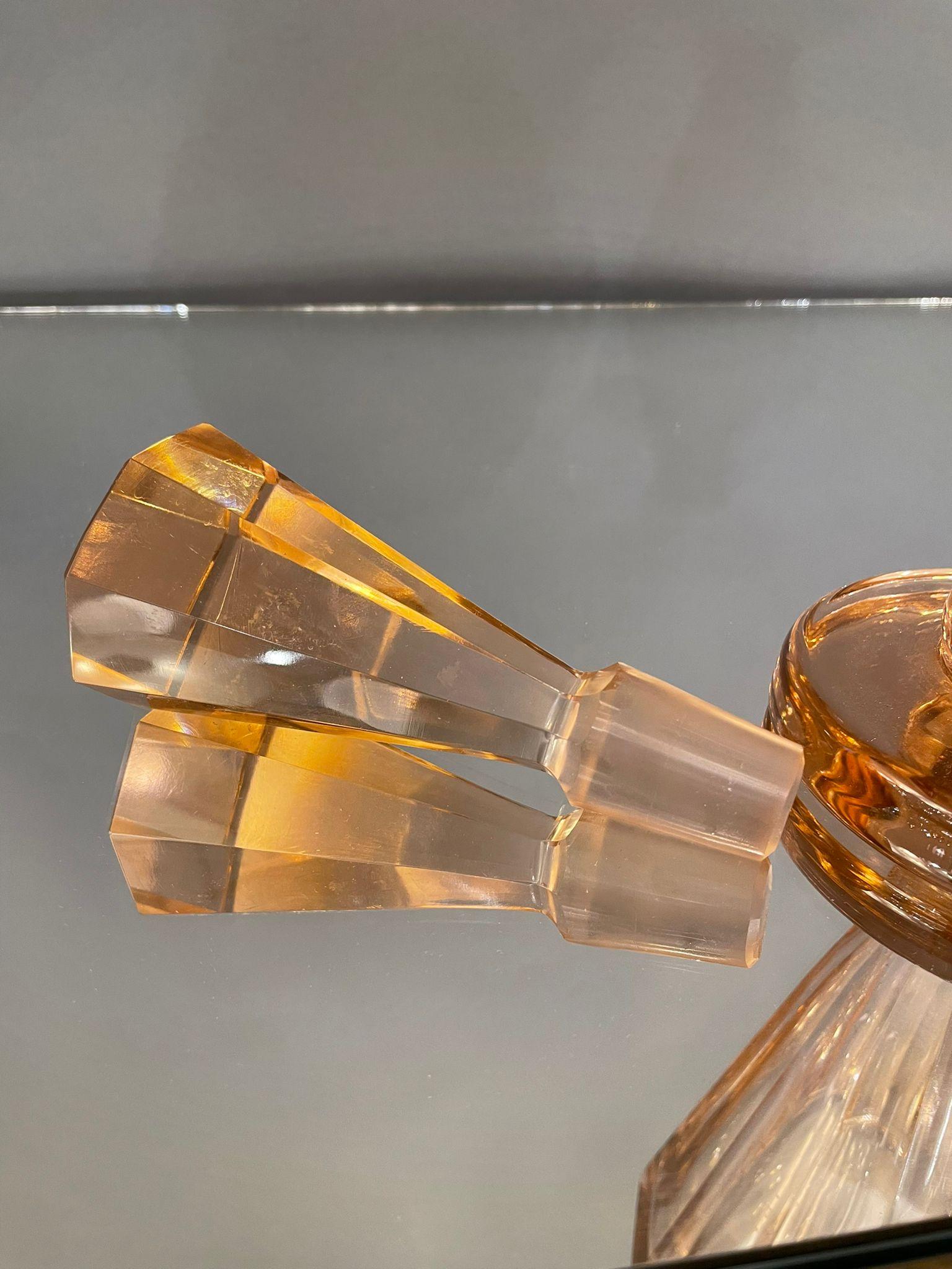 Milieu du XXe siècle Carafe/ flacon de parfum Art Déco tchèque d'origine, en cristal de liqueur en vente
