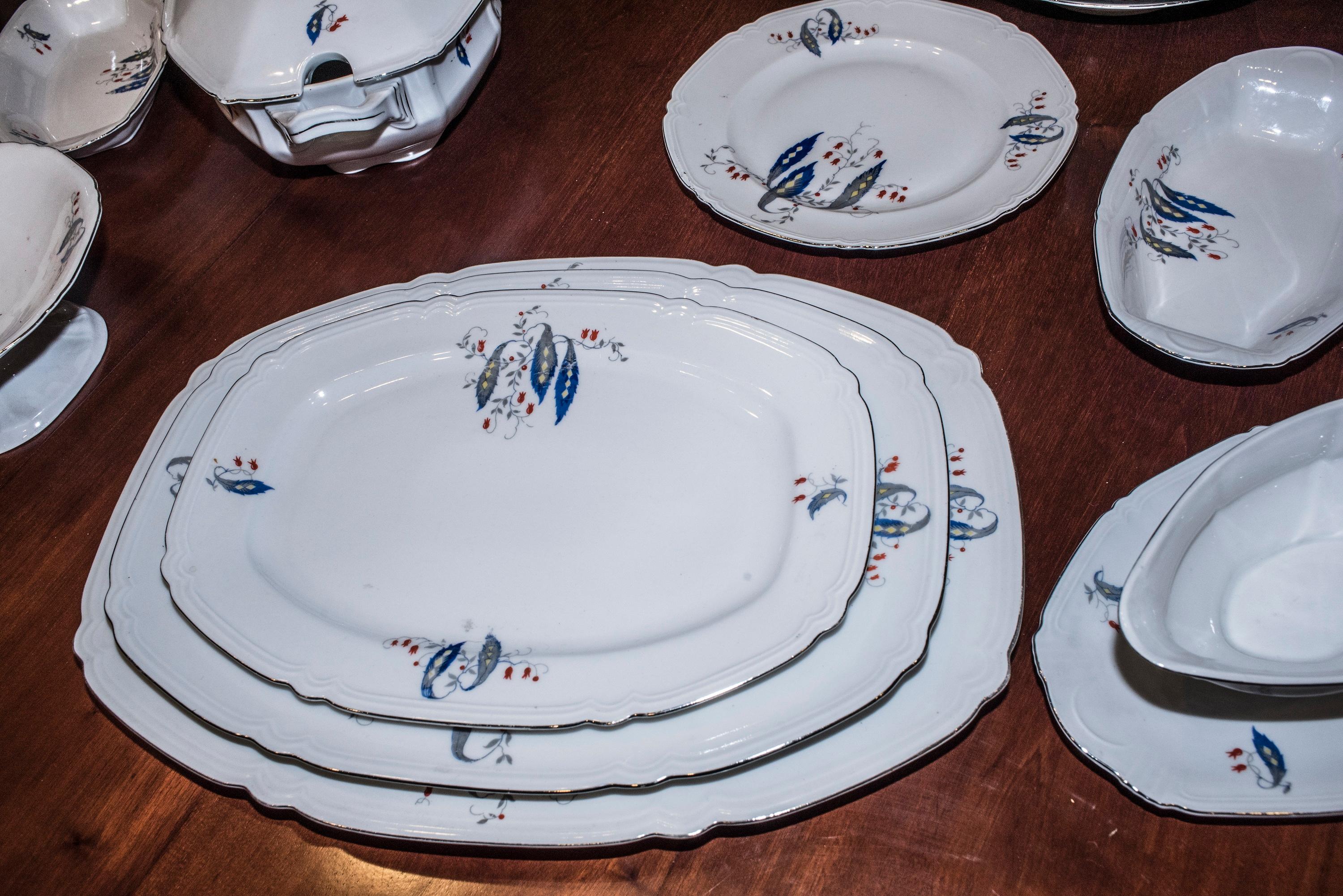 Art Deco Czechaslovakia Blueredjaune Porcelain 52 Pieces Tableware, 1930 10
