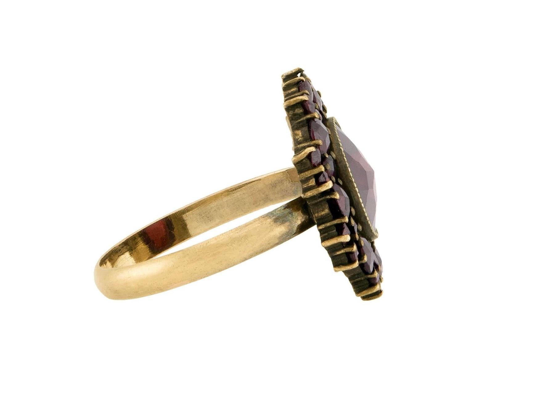 Tschechoslowakischer 14k Granat-Cluster-Ring im Art déco-Stil im Angebot 2