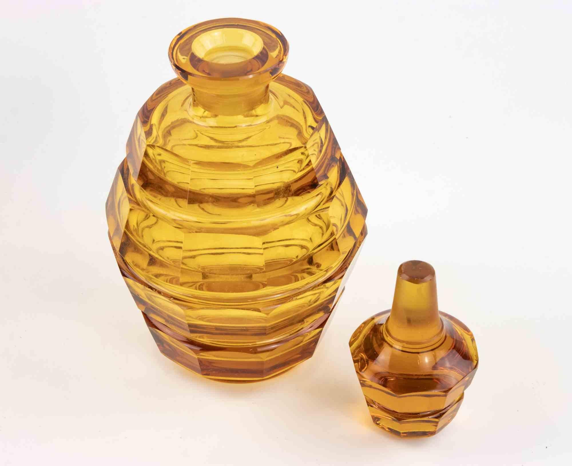 Art Deco Czech  Glass Liqueur Set.

It includes bottle and 3 glasses.

Dimensions of glasses cm. 5x4.5x4.5

Excellent condition.