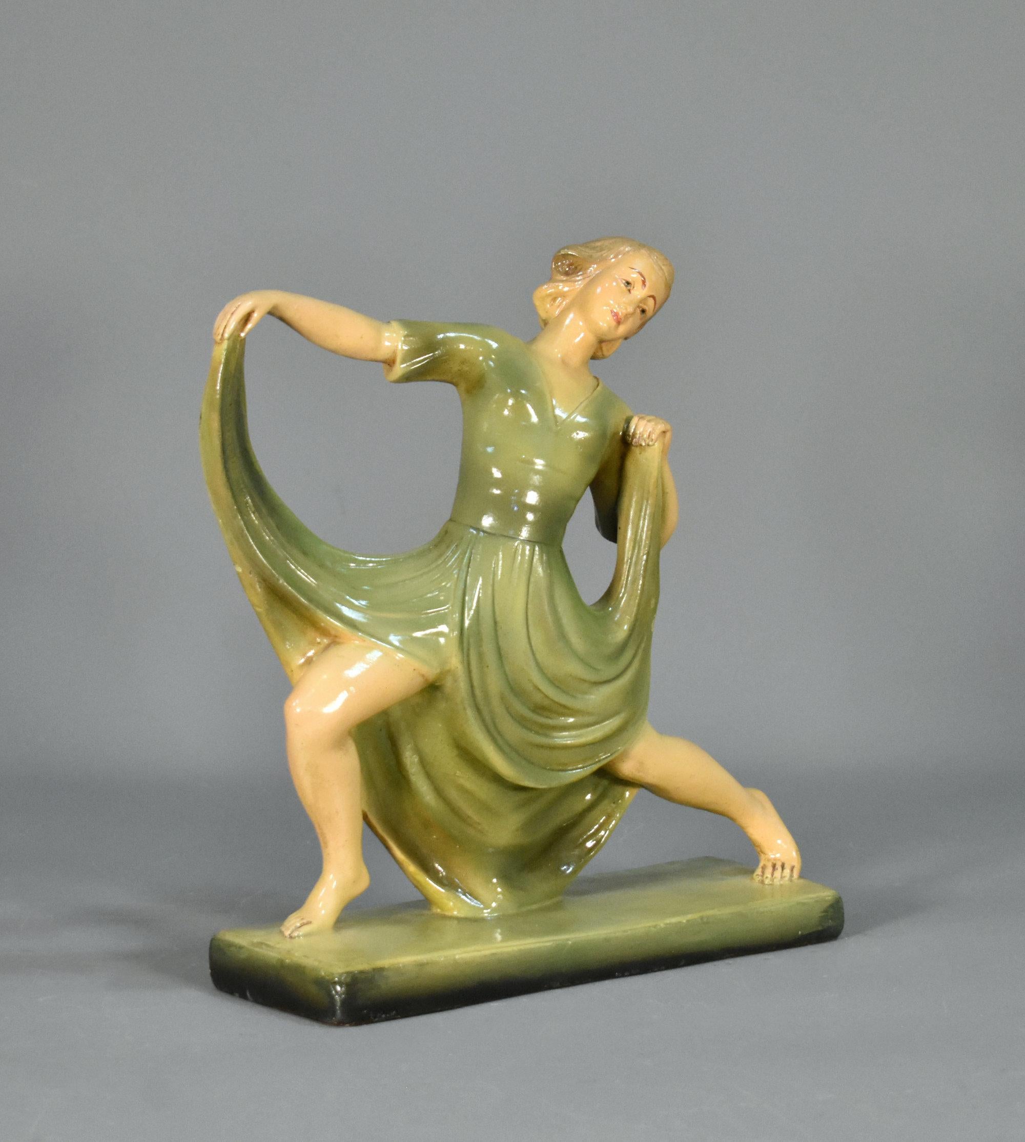 Figurilla Art Decó Bailarina en escayola de Jean Carli en venta 3