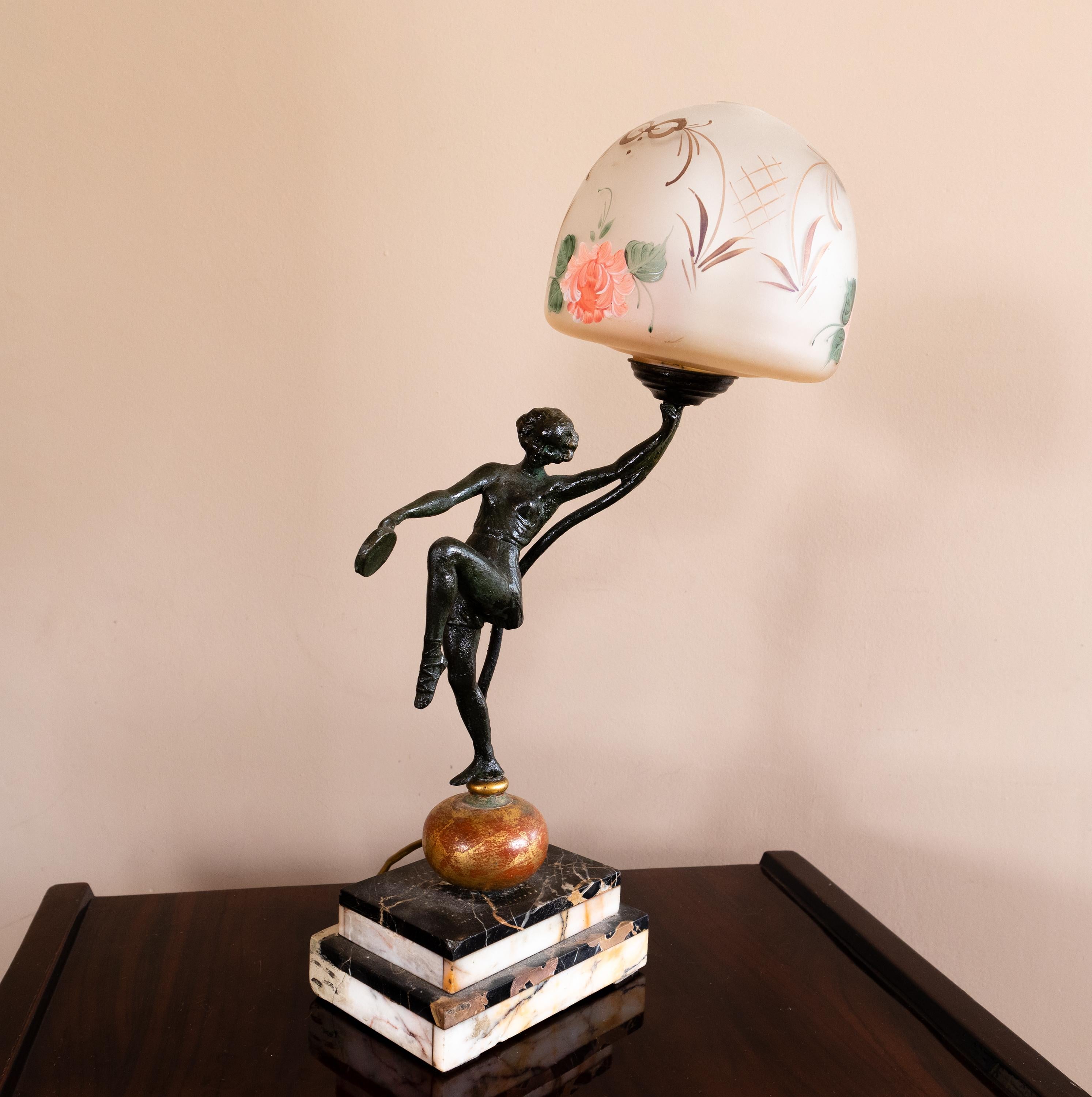 Art Deco Tänzerin Statue Tischlampe, 20. Jahrhundert, Frankreich im Angebot 1