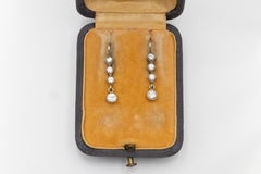 Art Deco Dangle 18k gold and silver Earrings with Diamonds 0.95 ct