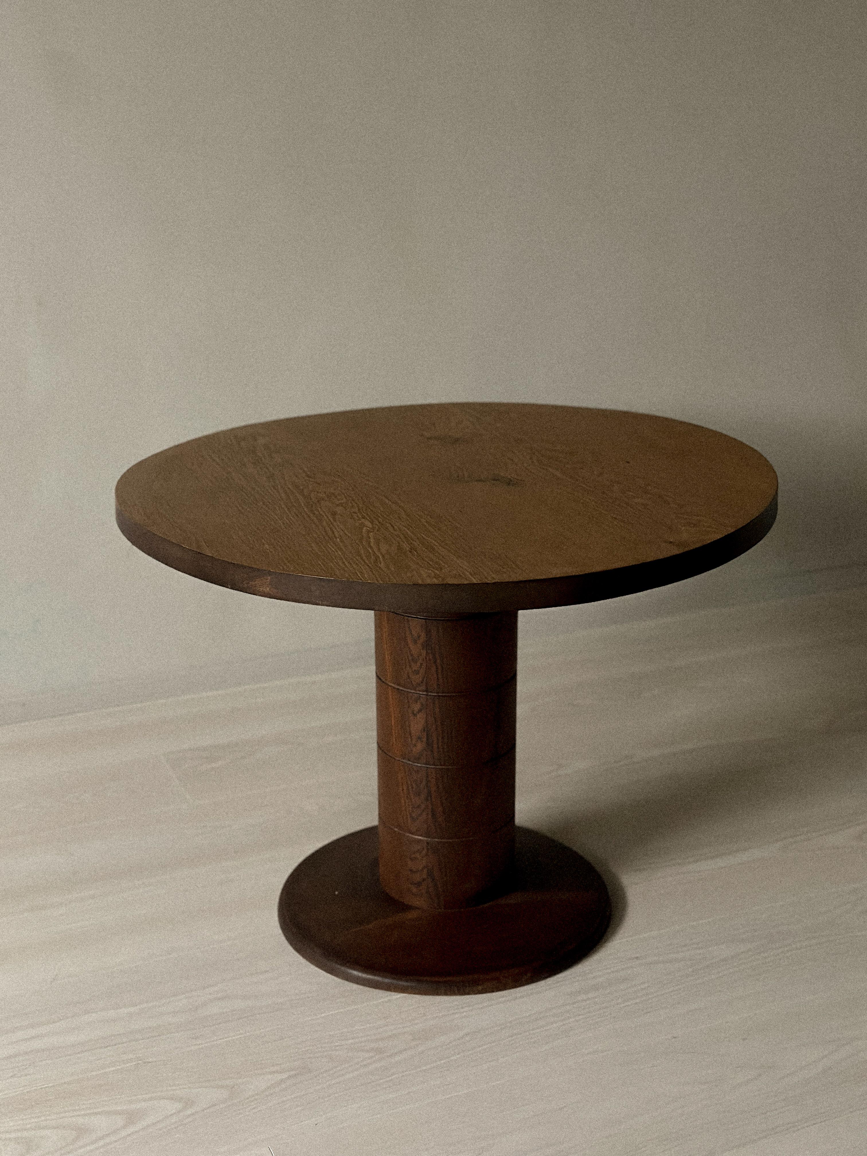 Art Deco, Danish Cabinetmaker Circular Side Table in Oak, c. 1930/40s For Sale 4