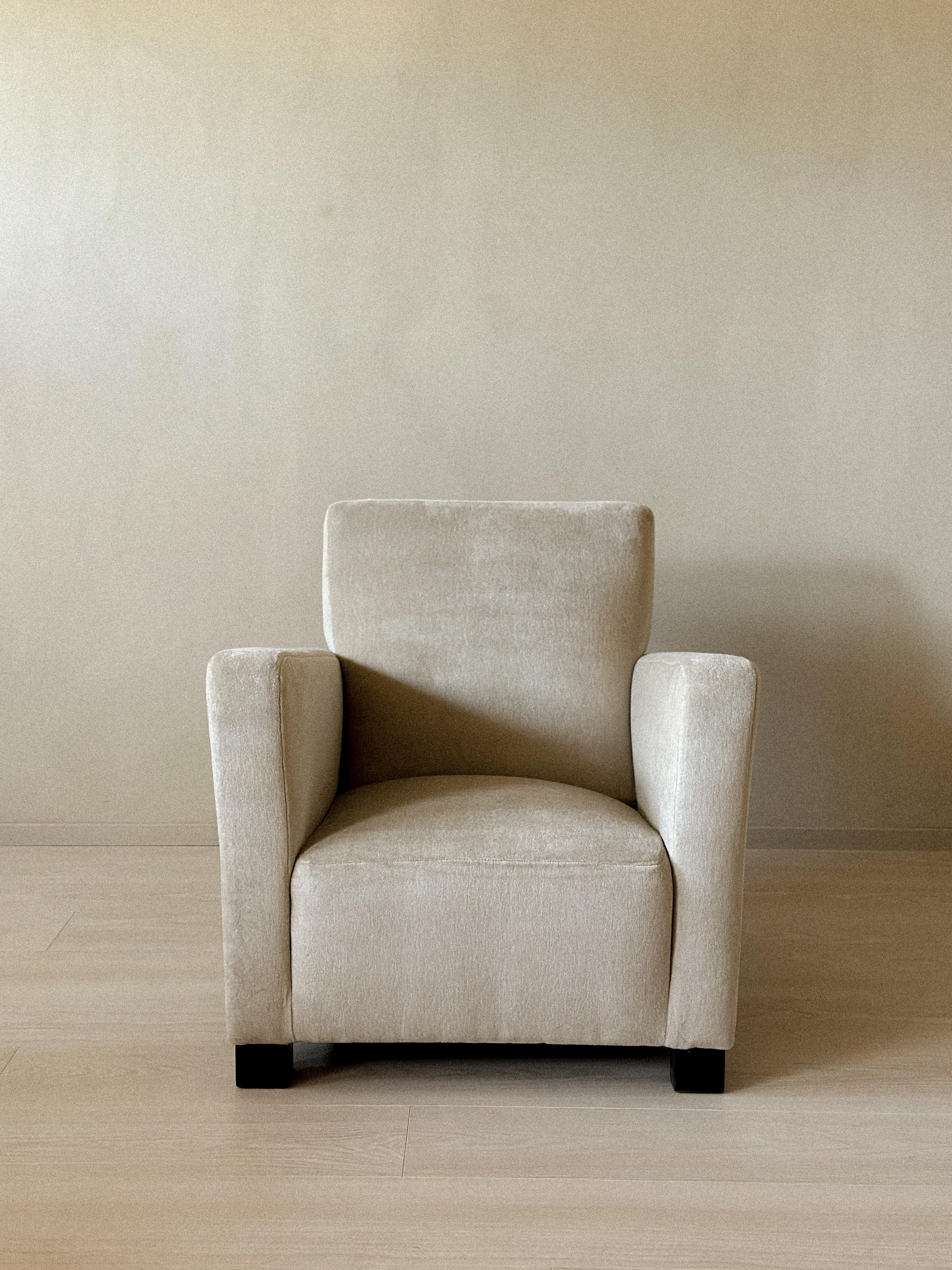 Art-Deco Danish Club Chair in Neutral Upholstery, 1940s In Good Condition For Sale In Hønefoss, 30