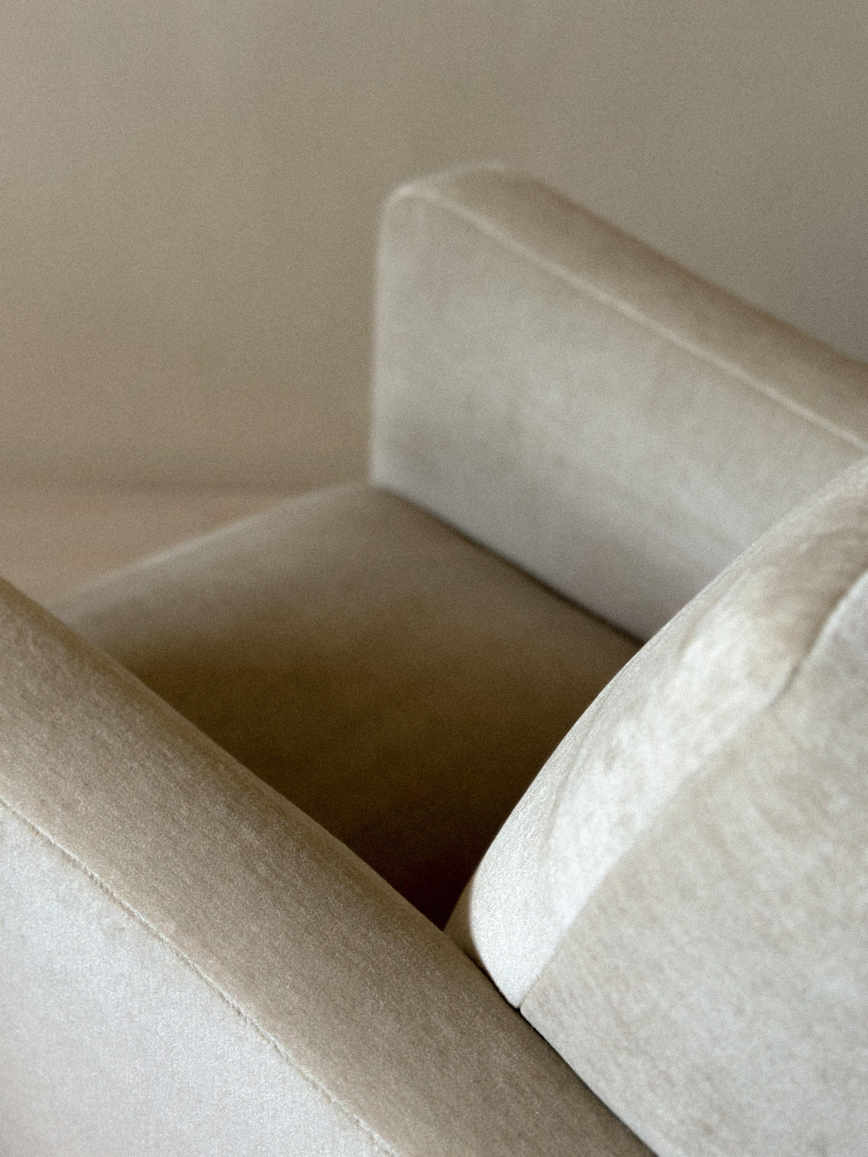 Art-Deco Danish Club Chair in Neutral Upholstery, 1940s For Sale 2