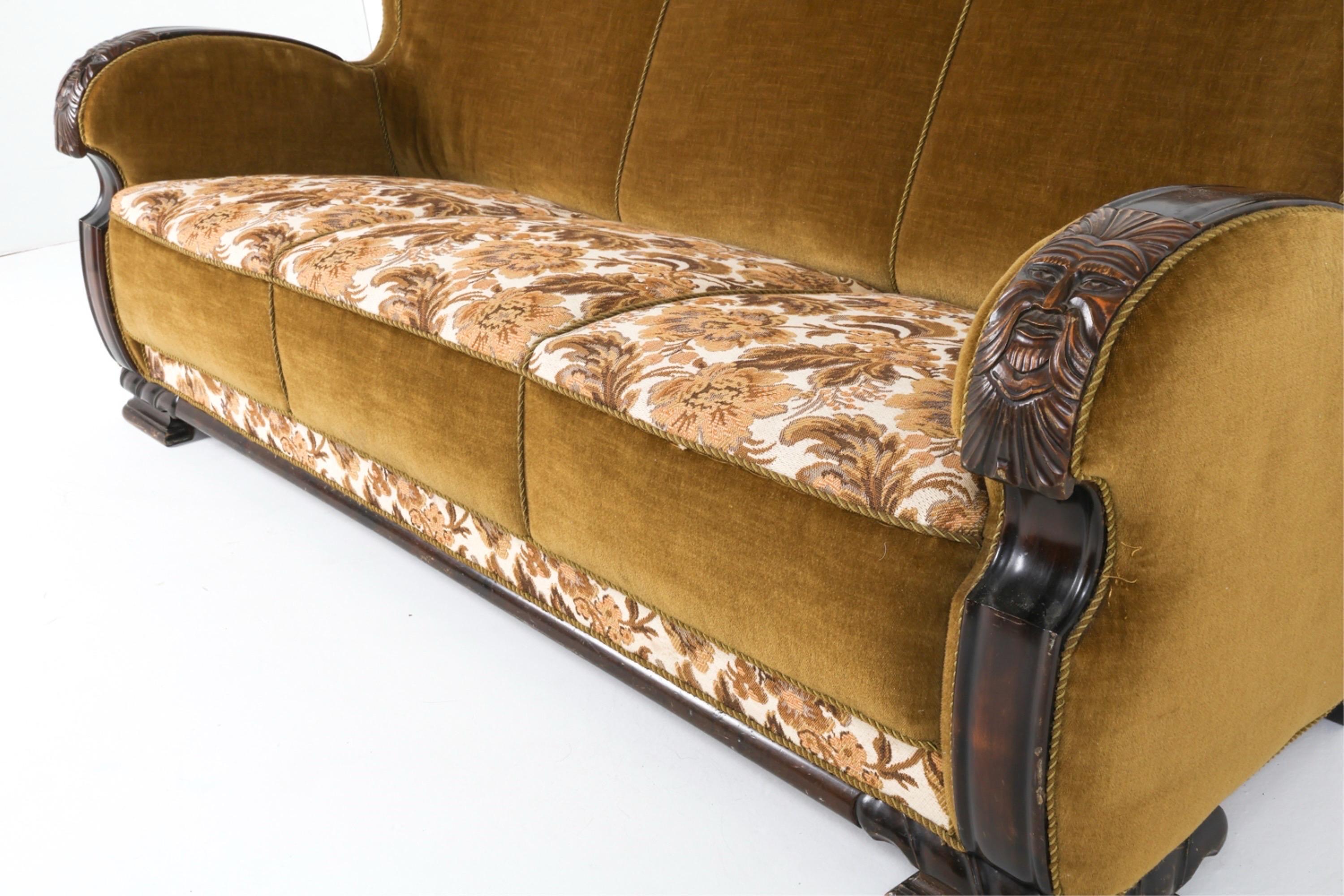 Sofá Sofá Art Decó Danés de Roble y Mohair Circa 1940 Sofá Art Decó en Bueno estado para la venta en Rochester, NY