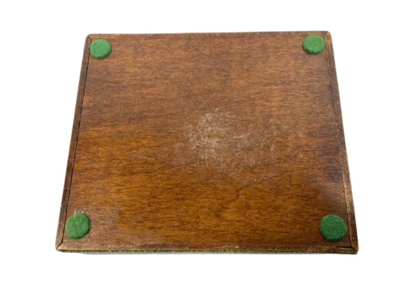 Caja Art Decó de madera revestida de piel de zapa verde oscuro con tapa-elevador en forma de barra en venta 3