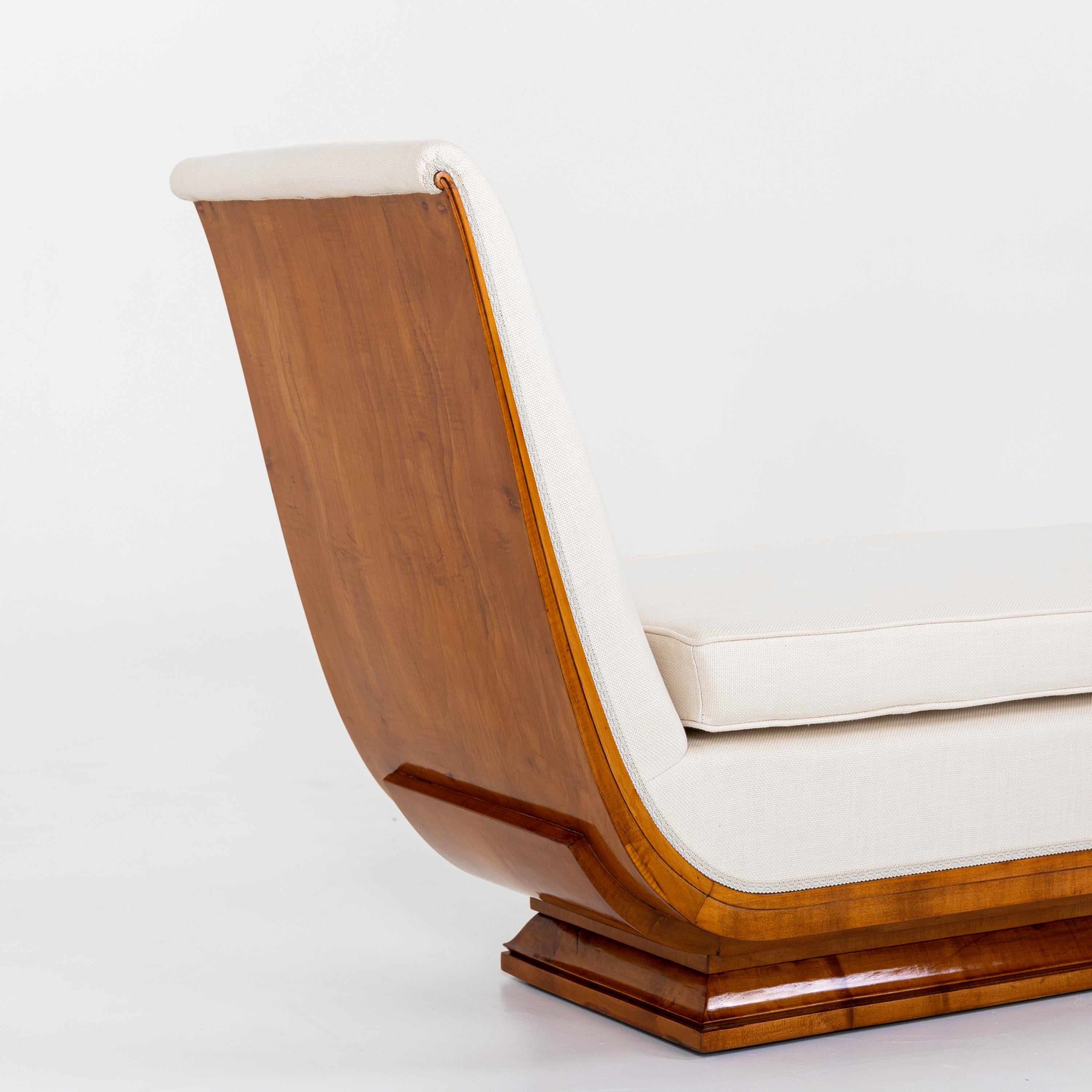 Mid-20th Century Art Deco Daybed For Sale