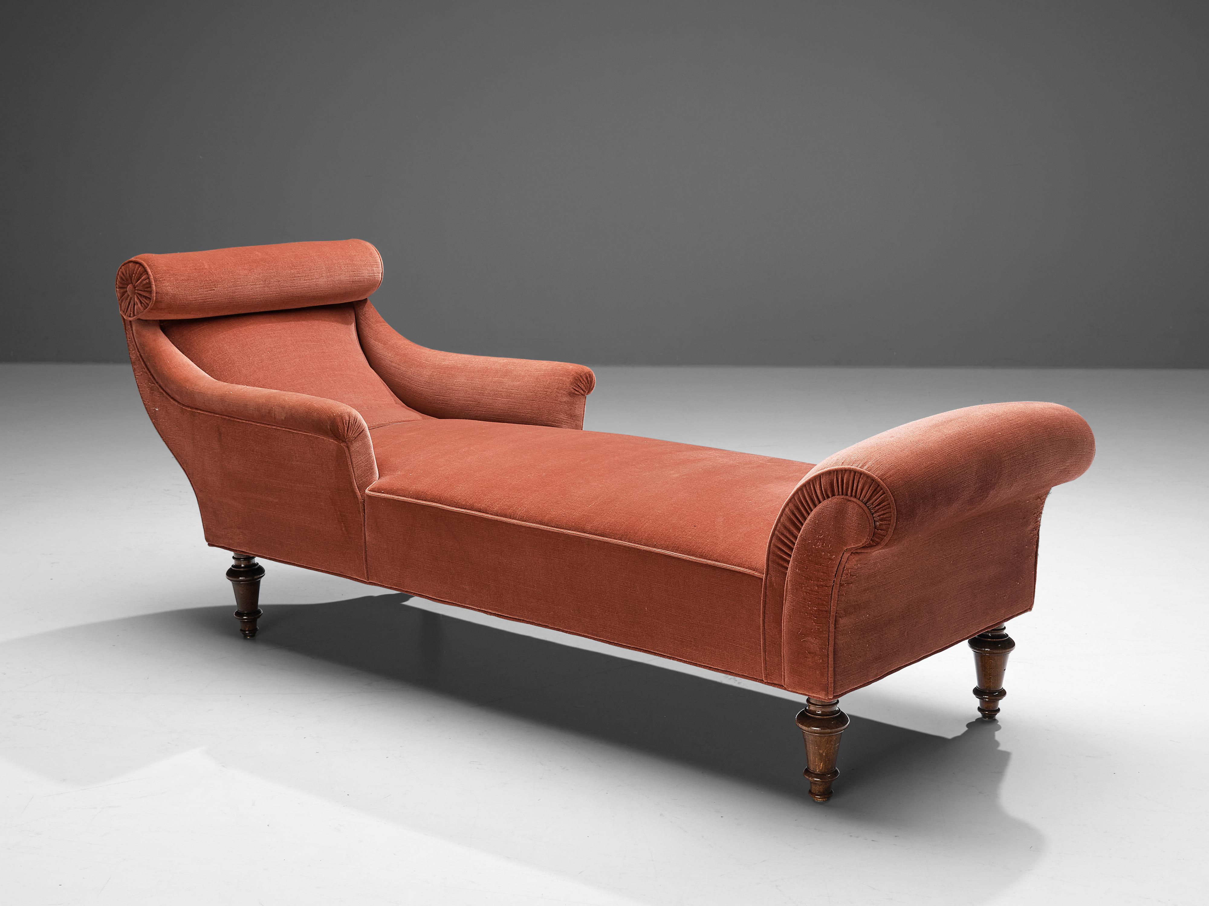 Daybed, oak, velvet upholstery, France, 1930s

Very elegant Art Deco chaise longue in red velvet. The frame of the daybed shows stunning ornamental decorations. This is especially visible in the wooden legs, adding to the adorned feel of the sofa.