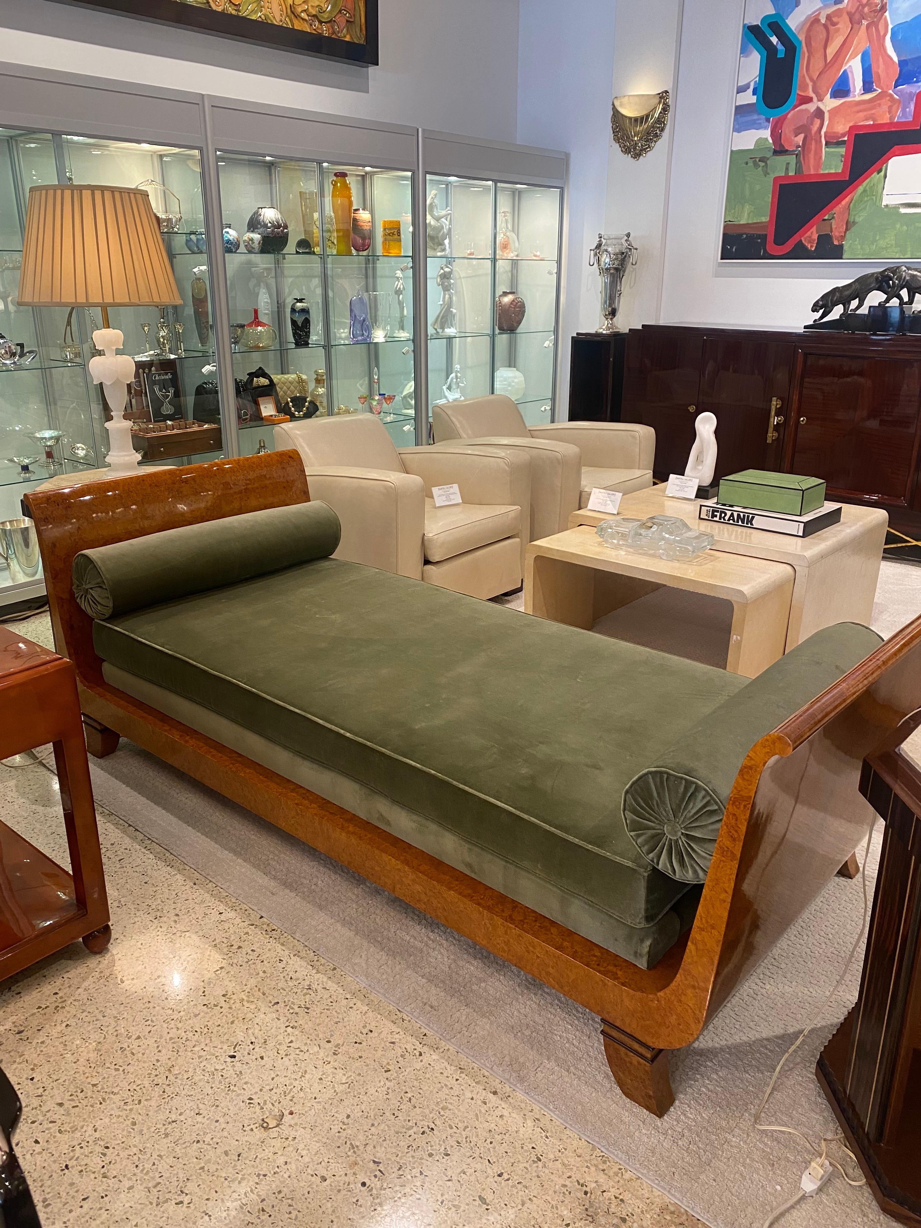 Velvet Art Deco Daybed in the Style of Gio Ponti